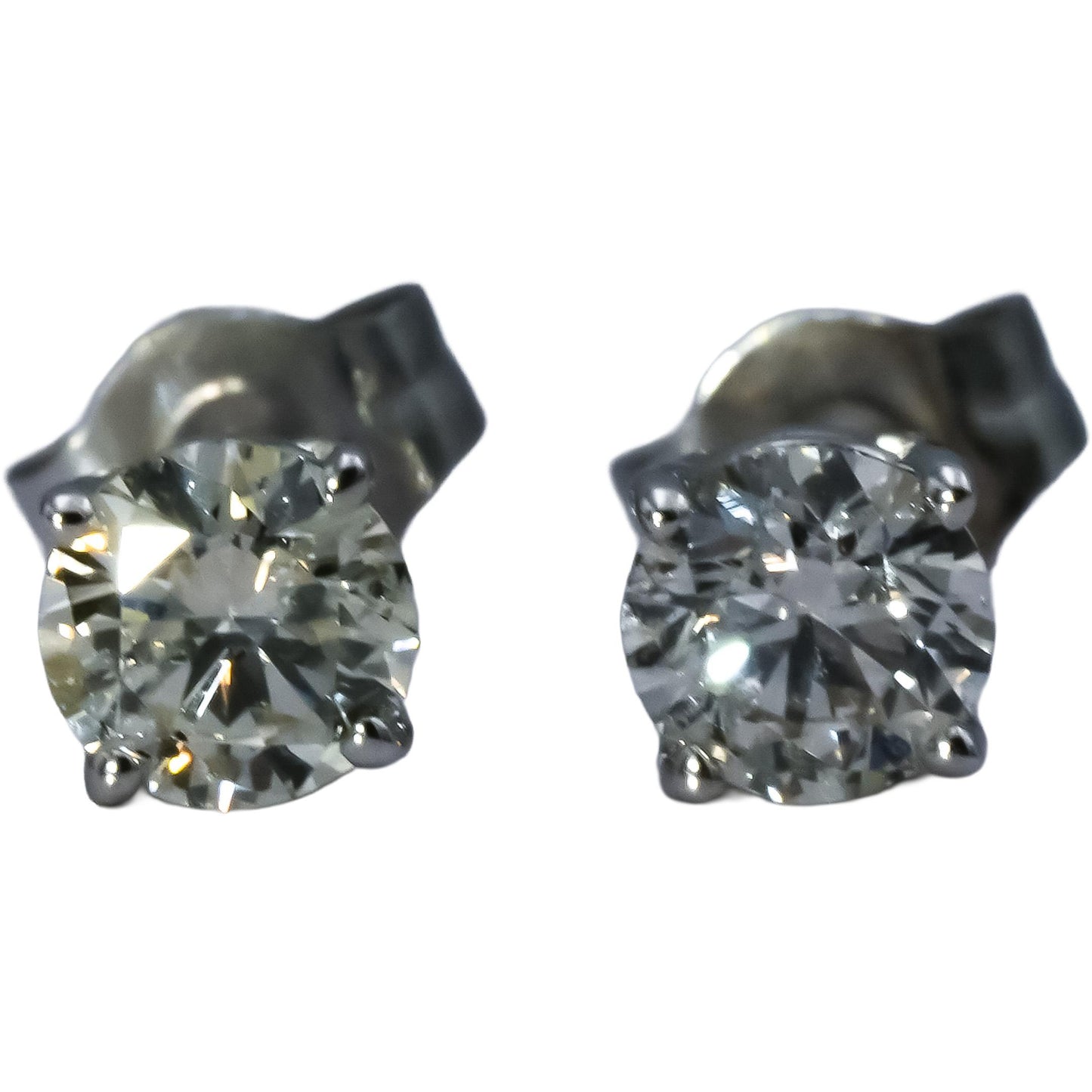 14k White Gold Round Diamond Stud Earrings 0.58CT