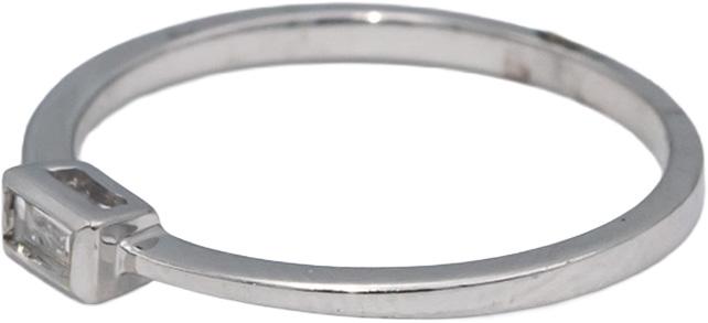 18k White Gold Emerald Cut Bezel Set Diamond Solitaire Band Ring 0.08CT Size 7