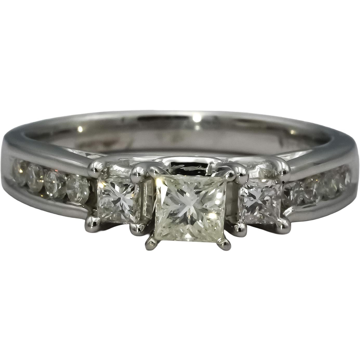 14k White Gold Round and Princess Cut Diamond Engagement Ring 0.75CT Size 7.25