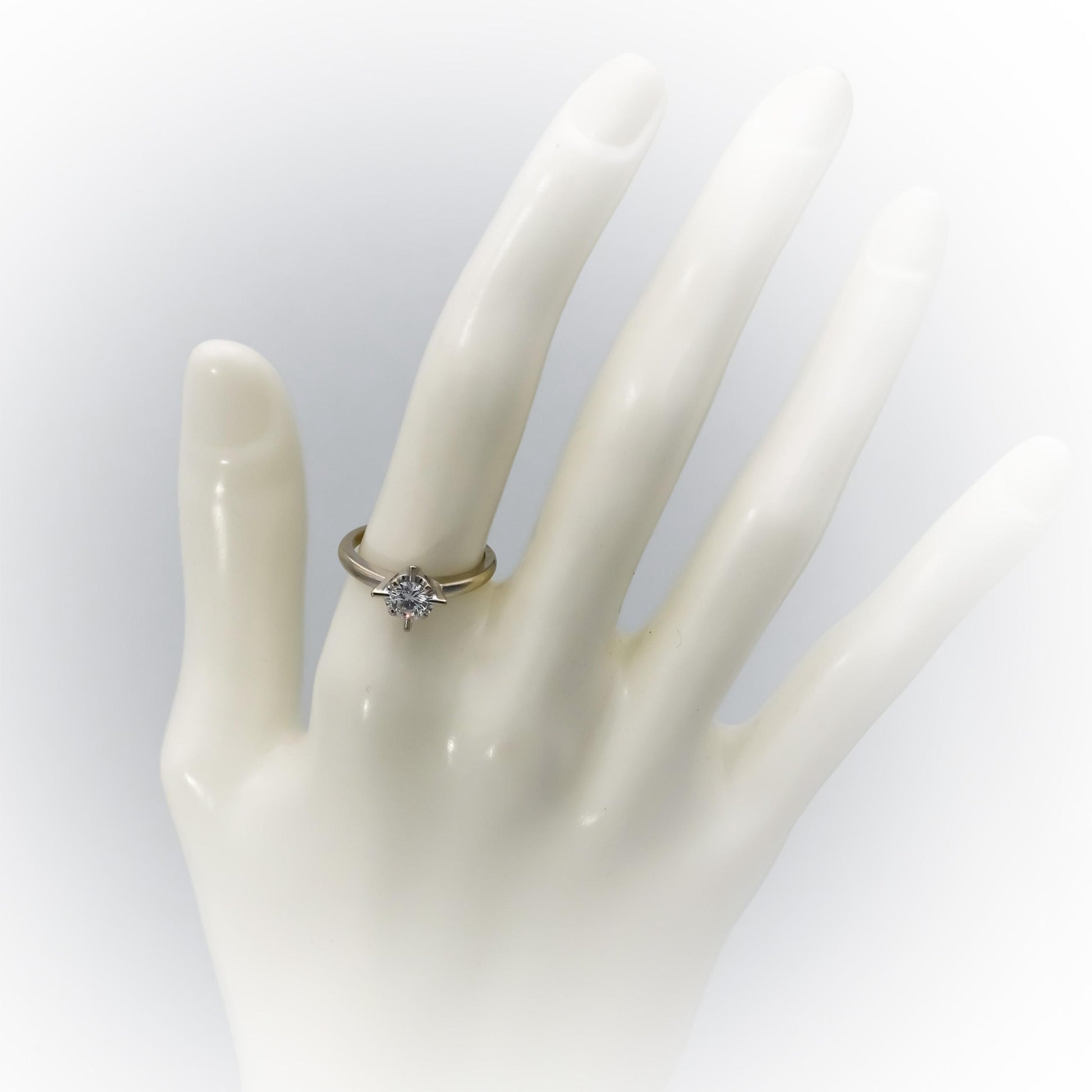 Vintage Antique 14k White Gold VS Round Diamond Solitaire Ring 0.40CT Size 6