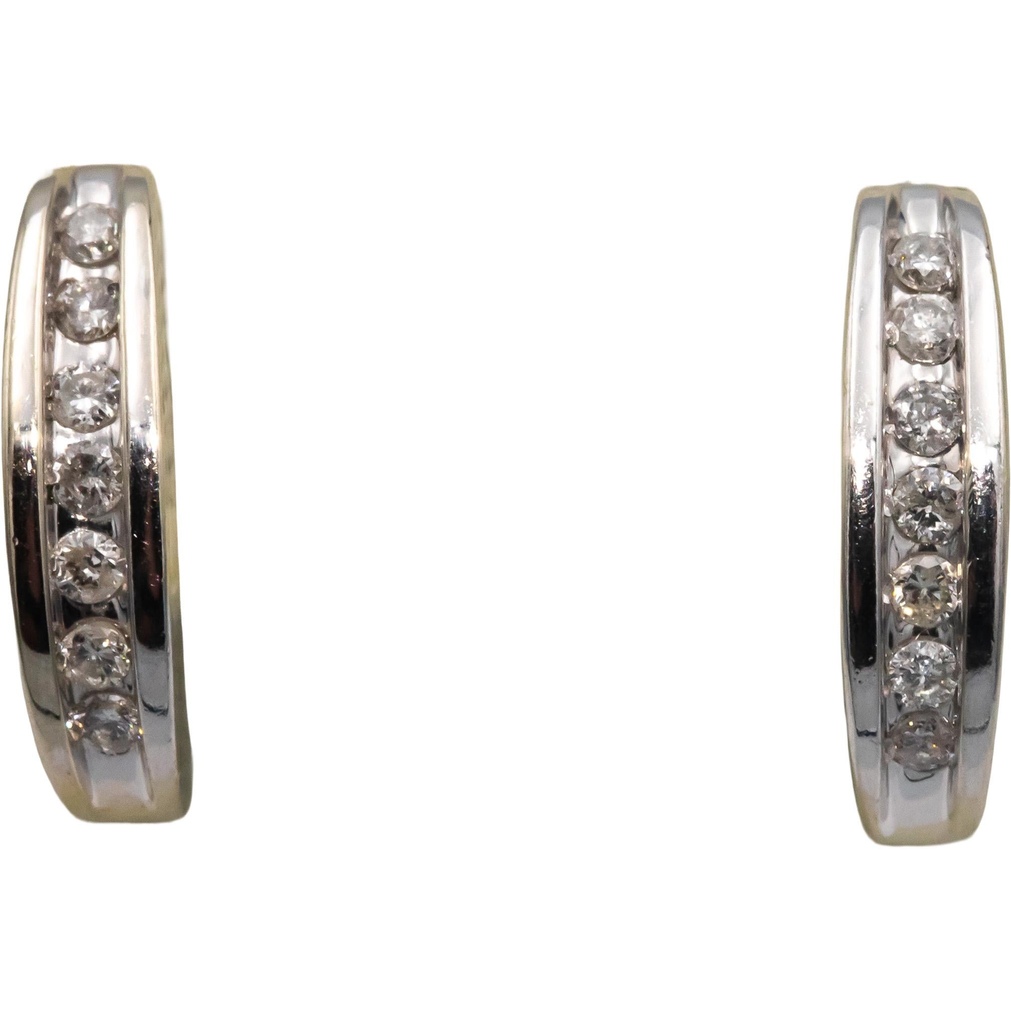 14k White Gold Round Diamond Curved Stud Earrings 0.24CT