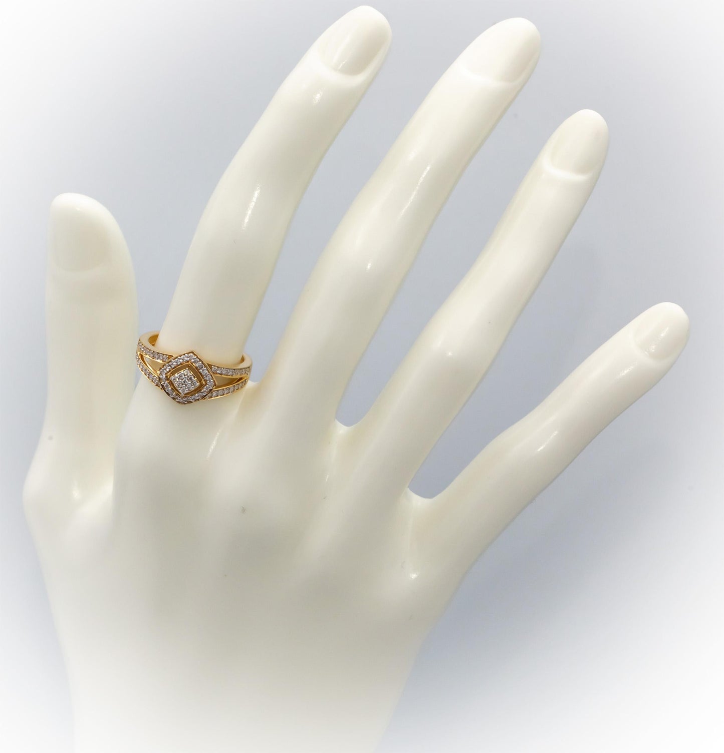 18k Yellow Gold VS Round Diamond Cluster Cocktail Ring 0.29CT Size 6.25
