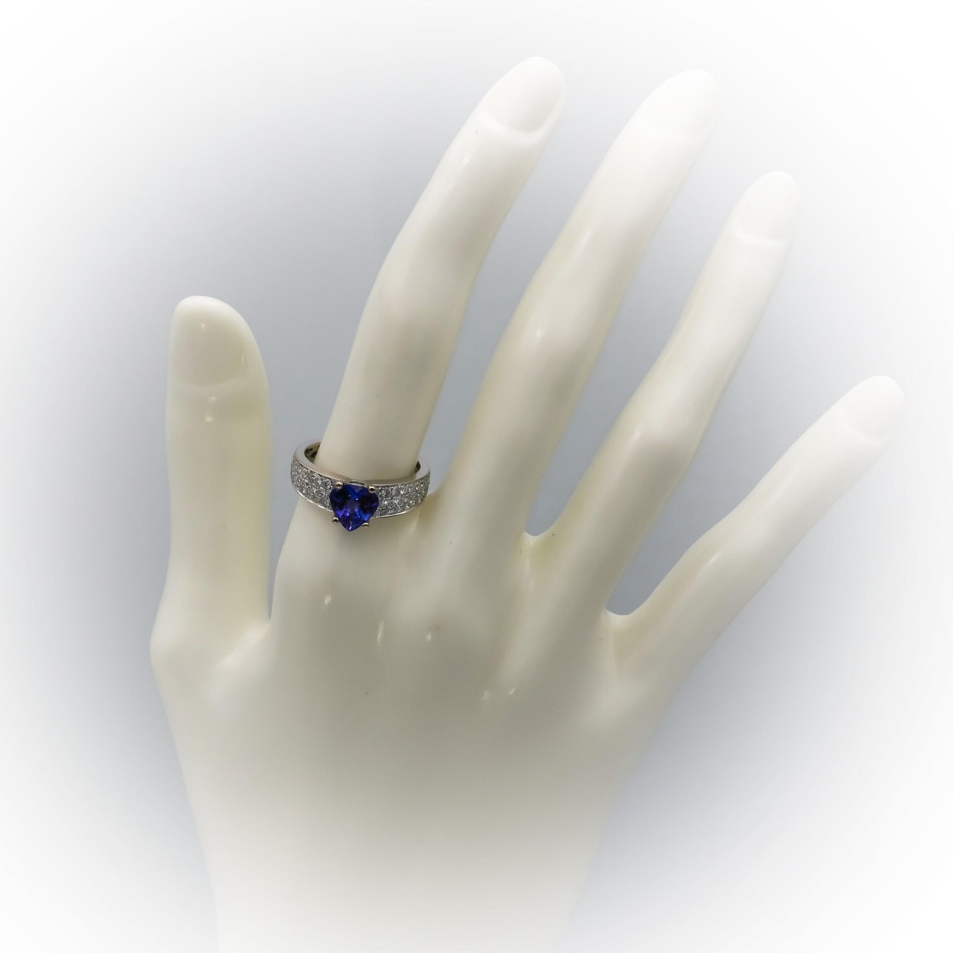 18k White Gold Round Diamond Heart Cut Tanzanite Cocktail Ring 2.28CT Size 6.75