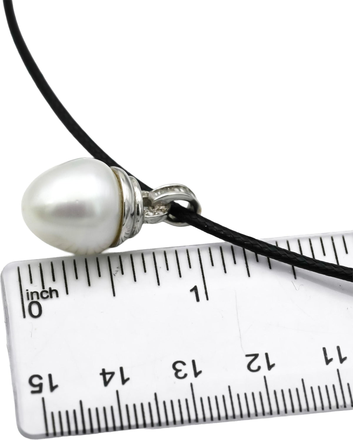 18k White Gold Diamond and 13.2mm Pearl Pendant Necklace 0.10