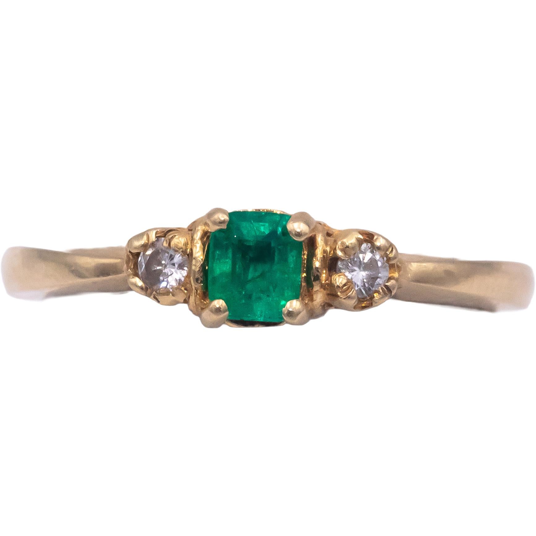 14k Yellow Gold 0.30CT Diamond and Emerald Ring Size 5.5