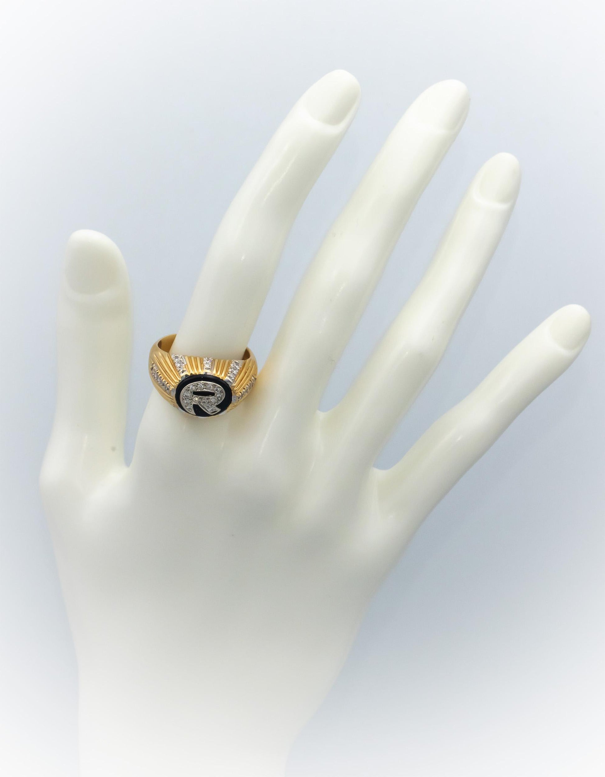 18k Yellow & White Gold VS Round Diamond & Onyx Letter "R" Ring 0.50CT Size 9.25