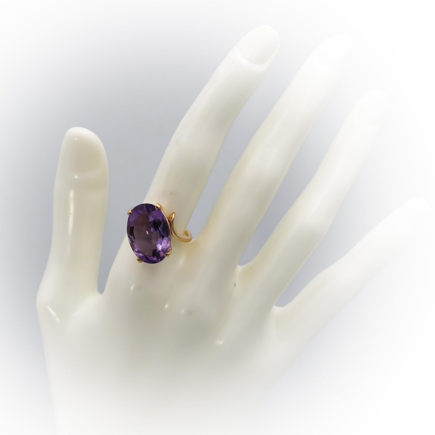 14k Yellow Gold Oval Cut Amethyst Solitaire Ring 15.0CT Size 5.75