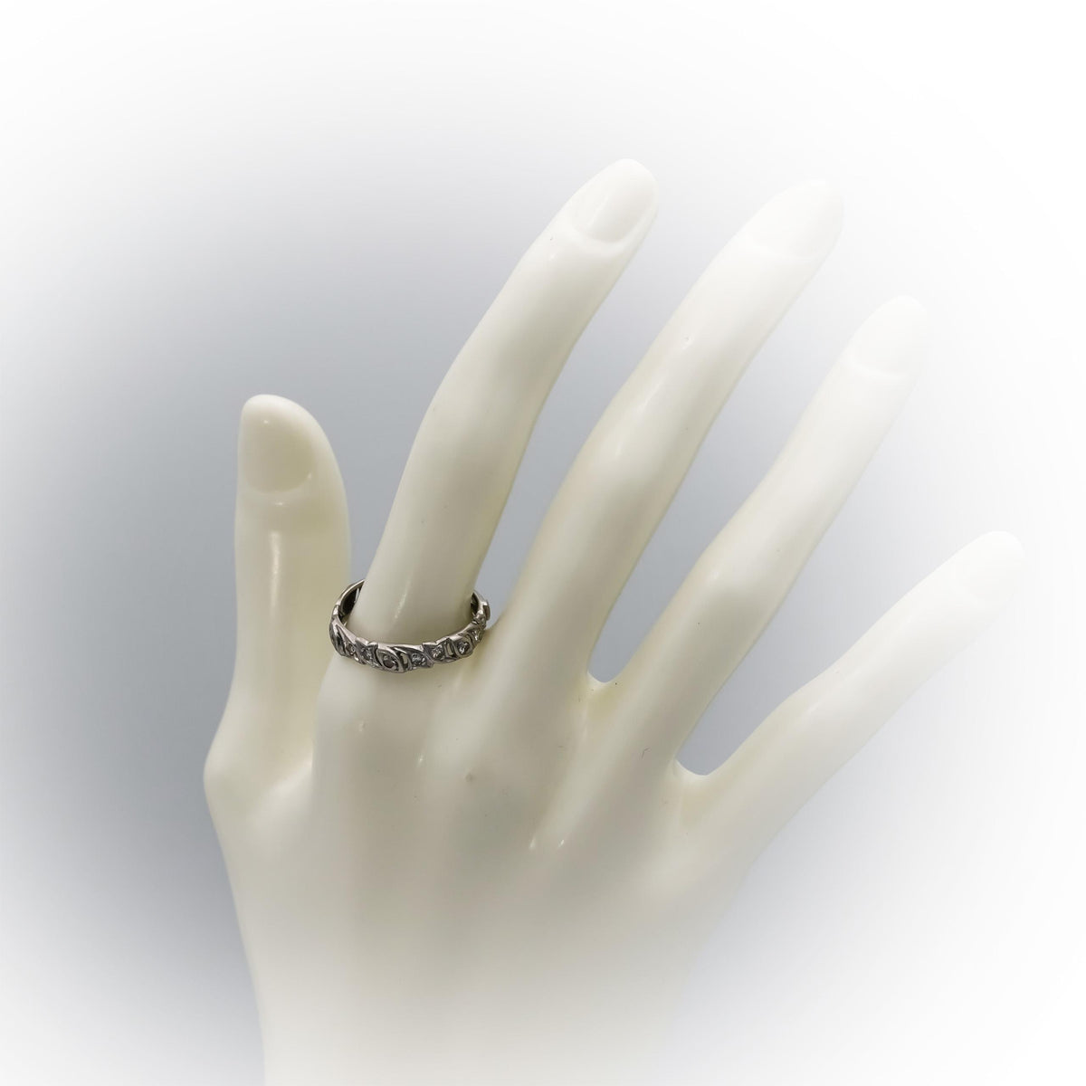 Vintage Art Deco Platinum VS Single Cut Diamond Band Ring 0.25CT Size 9.25