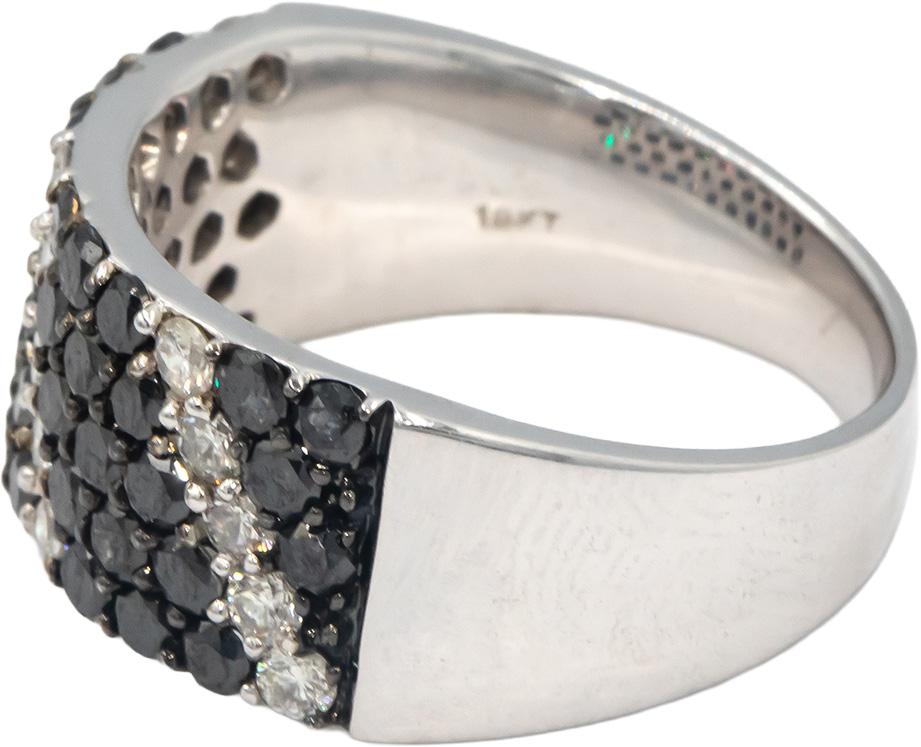 18k White Gold 1.60CT White and Black Diamond Cluster Band Ring Size 7
