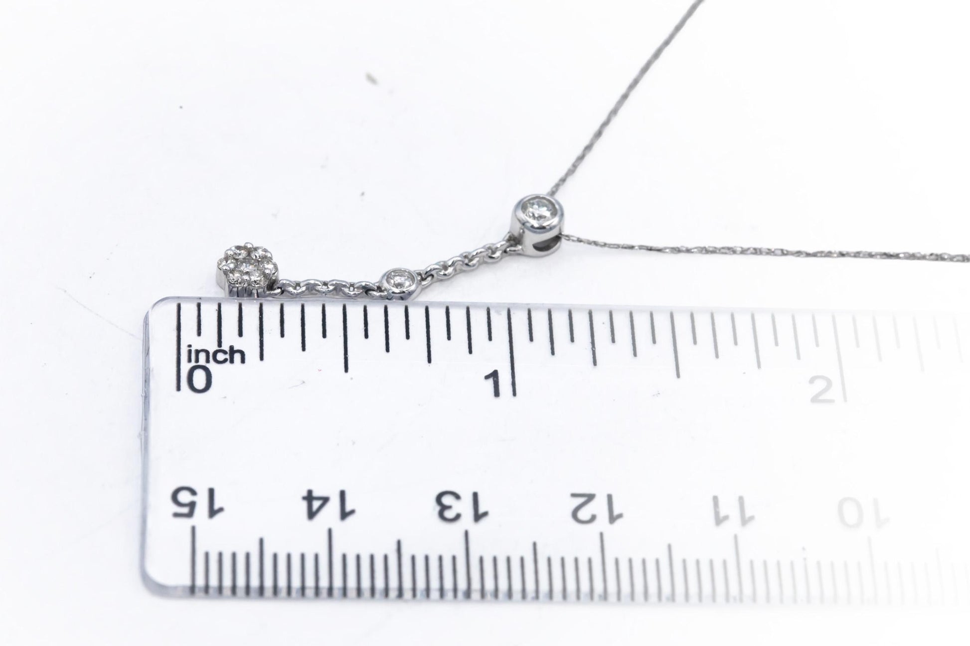 14k White Gold Round Diamond Dangle Pendant Necklace 0.15CT