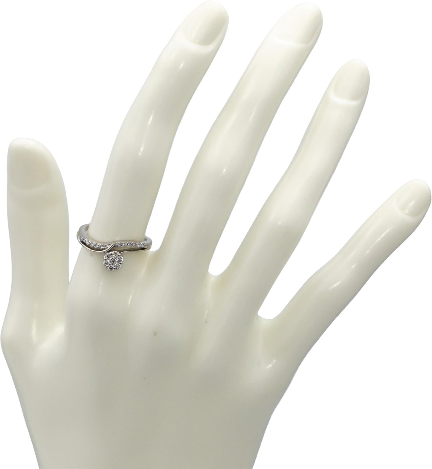 18k White Gold VS Round Diamond Cluster Ring 0.31CT Size 6