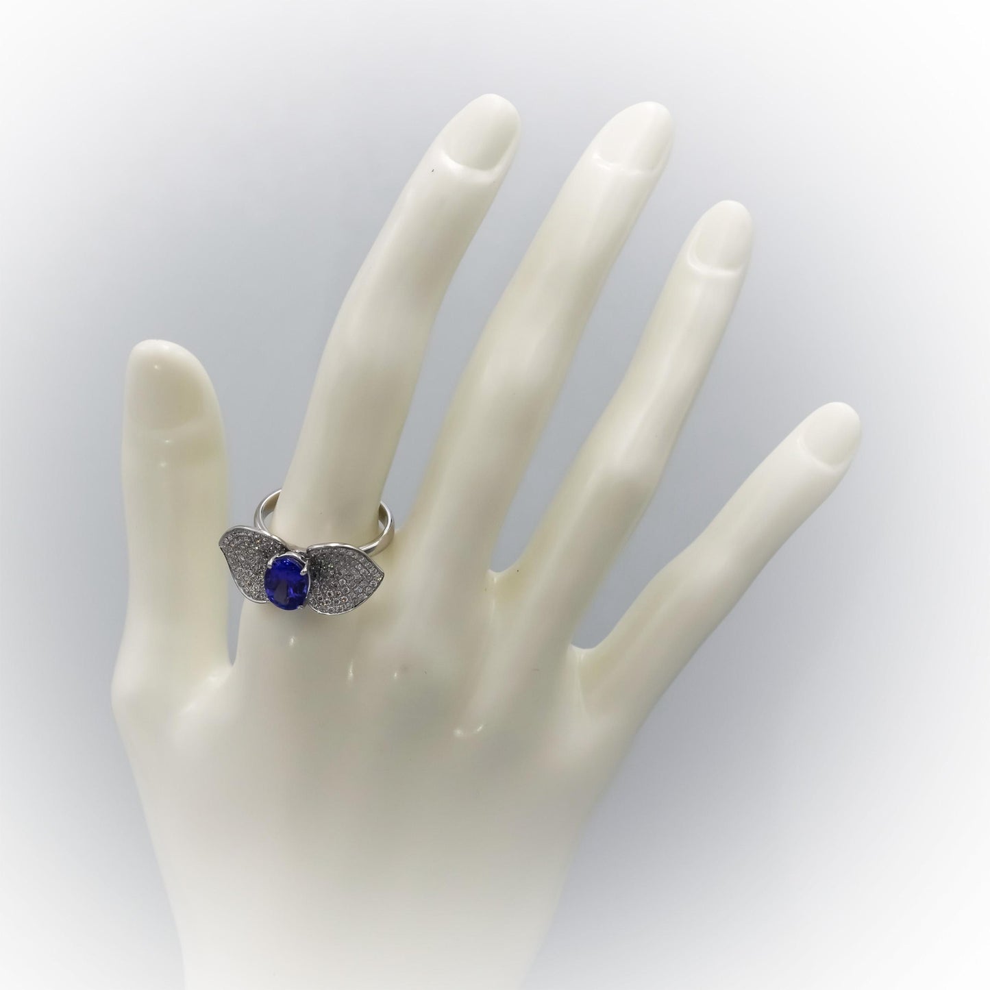 18k White Gold VS Diamond and Tanzanite Floral Ring 3.30CT Size 8