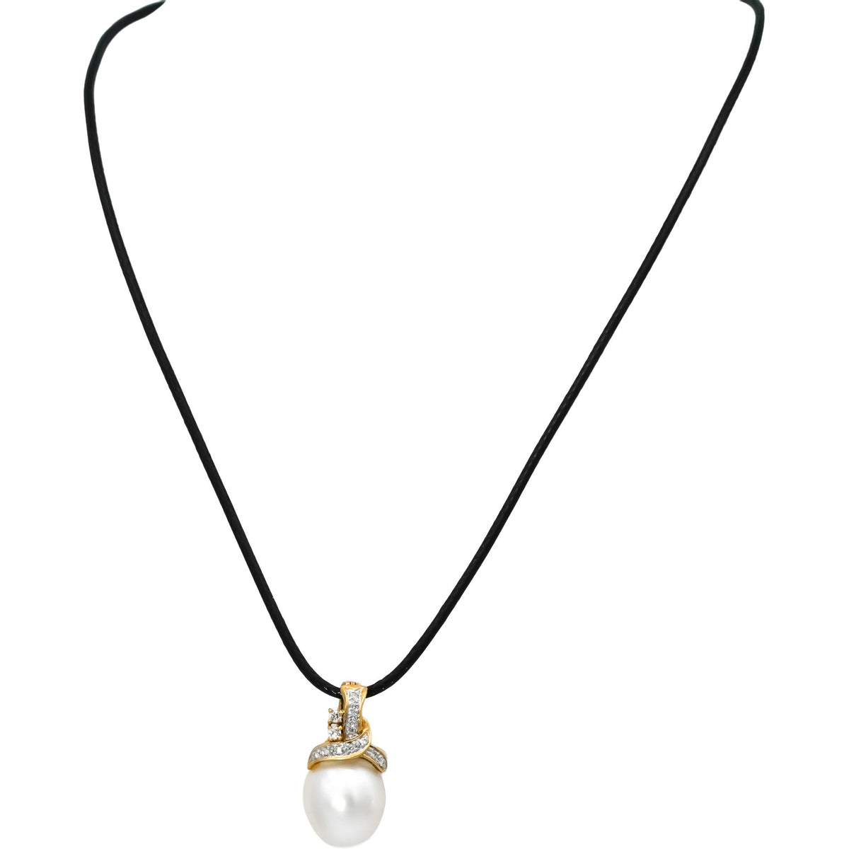 18k Yellow Gold Round Diamond and 12.5mm Pearl Pendant Necklace 0.10CT