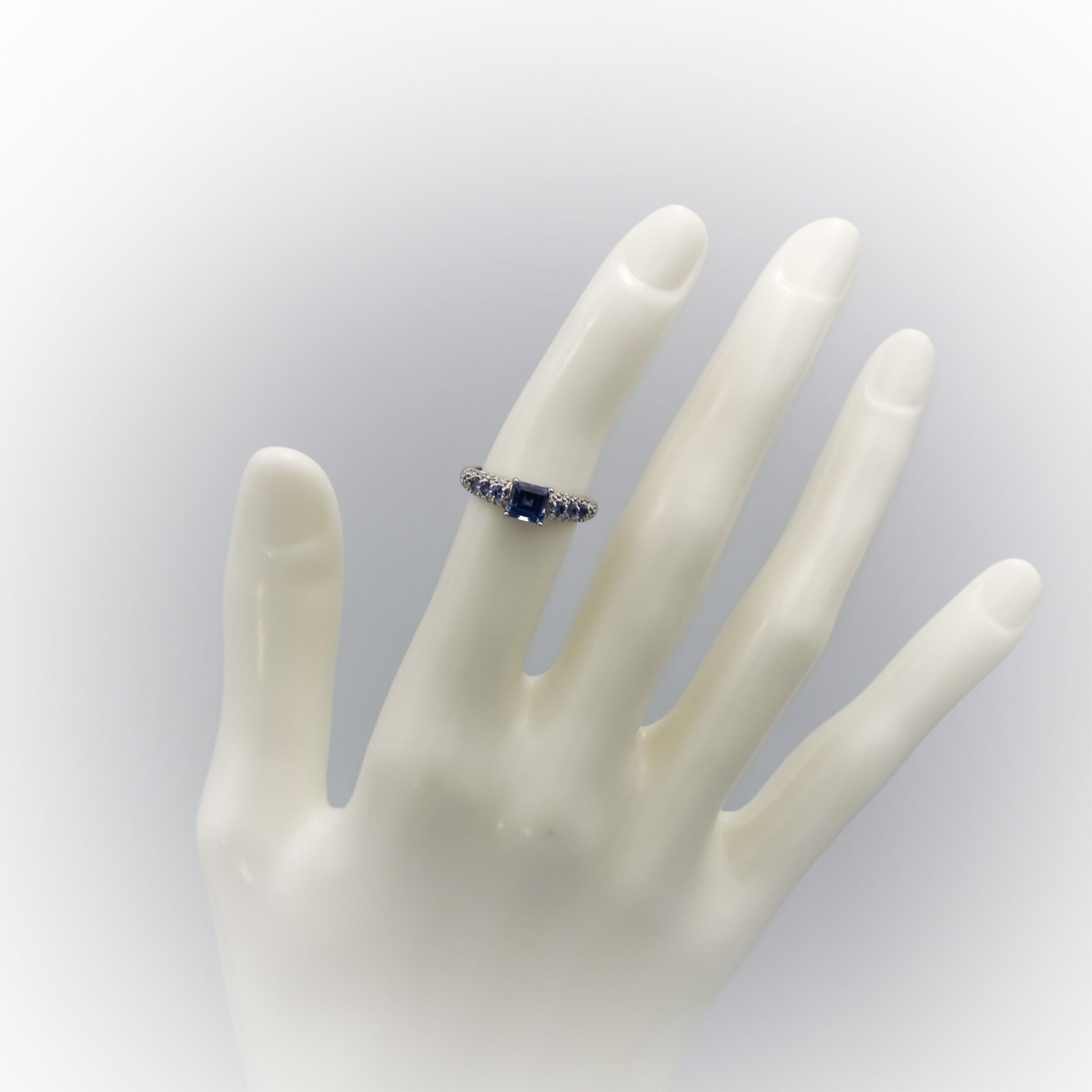 10k White Gold Square and Round Tanzanite Band Ring 1.0CT Size 5.25
