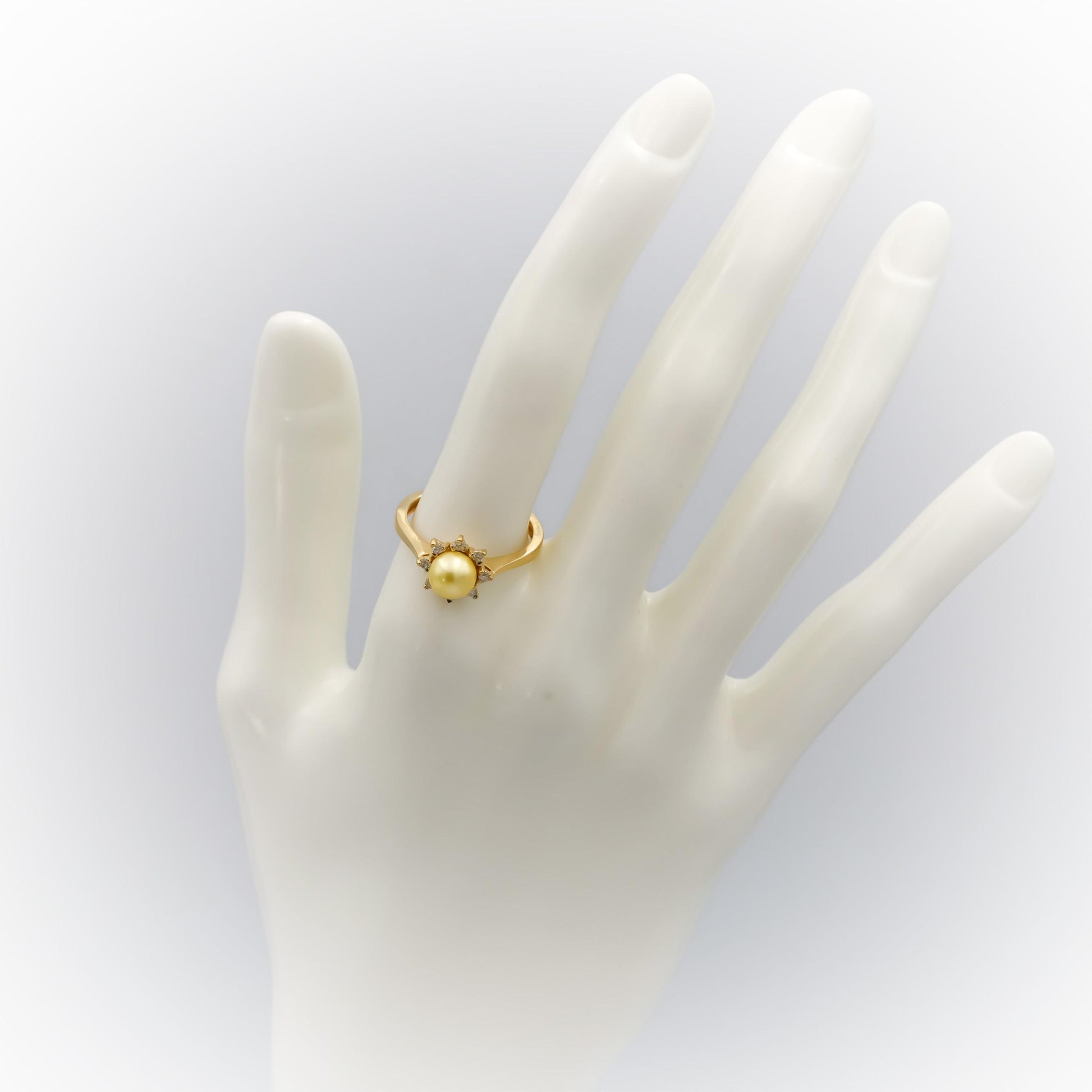18k Yellow Gold Round Diamond and Golden Pearl Ring 0.12CT Size 7.25