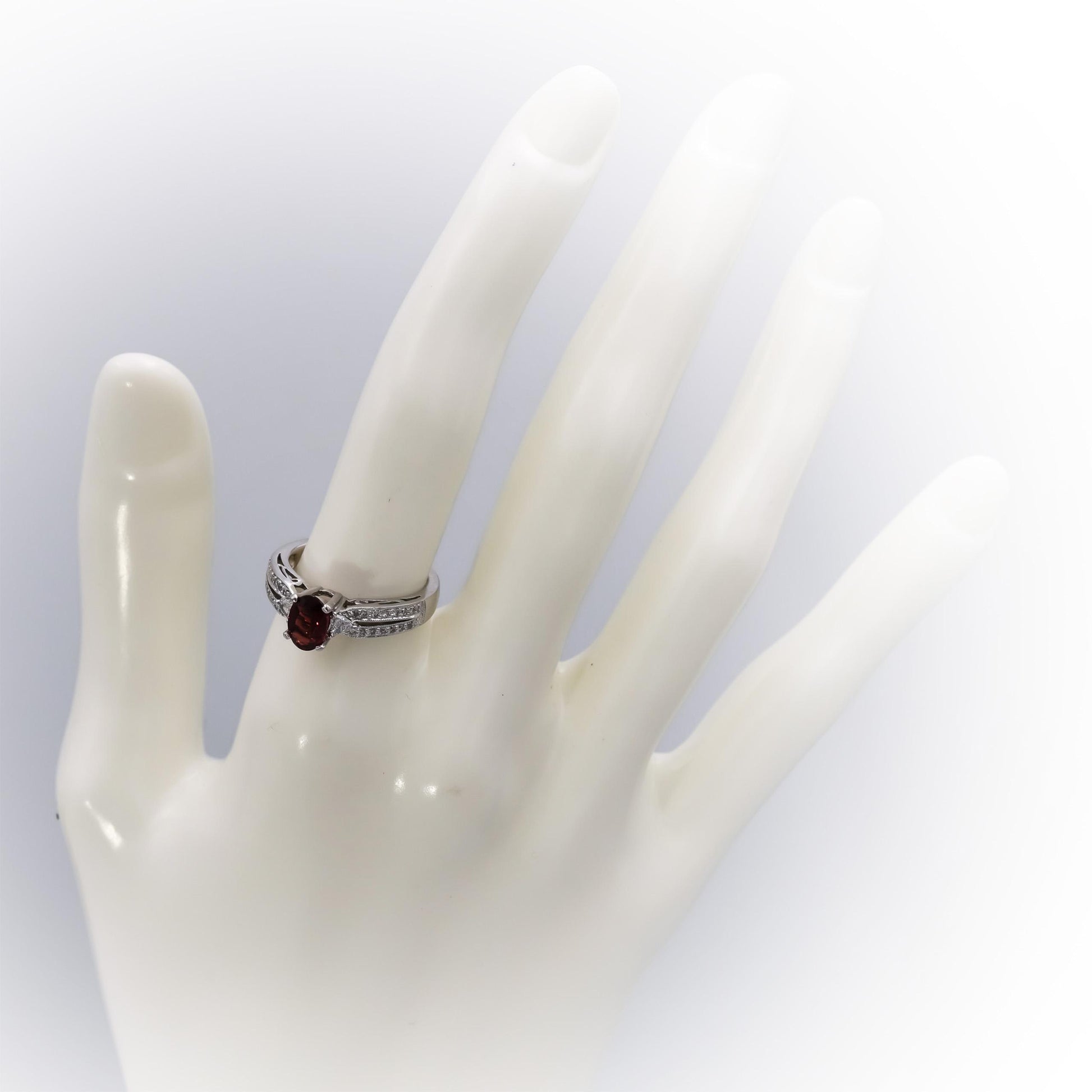 14k White Gold Round Diamond and Oval Garnet Ring 1.08CT Size 6