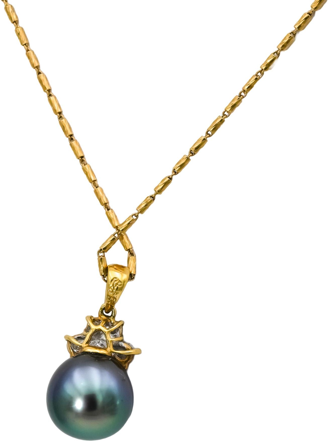 18k Yellow Gold VS Diamond and 10.2mm Black Pearl Pendant Necklace 0.25CT