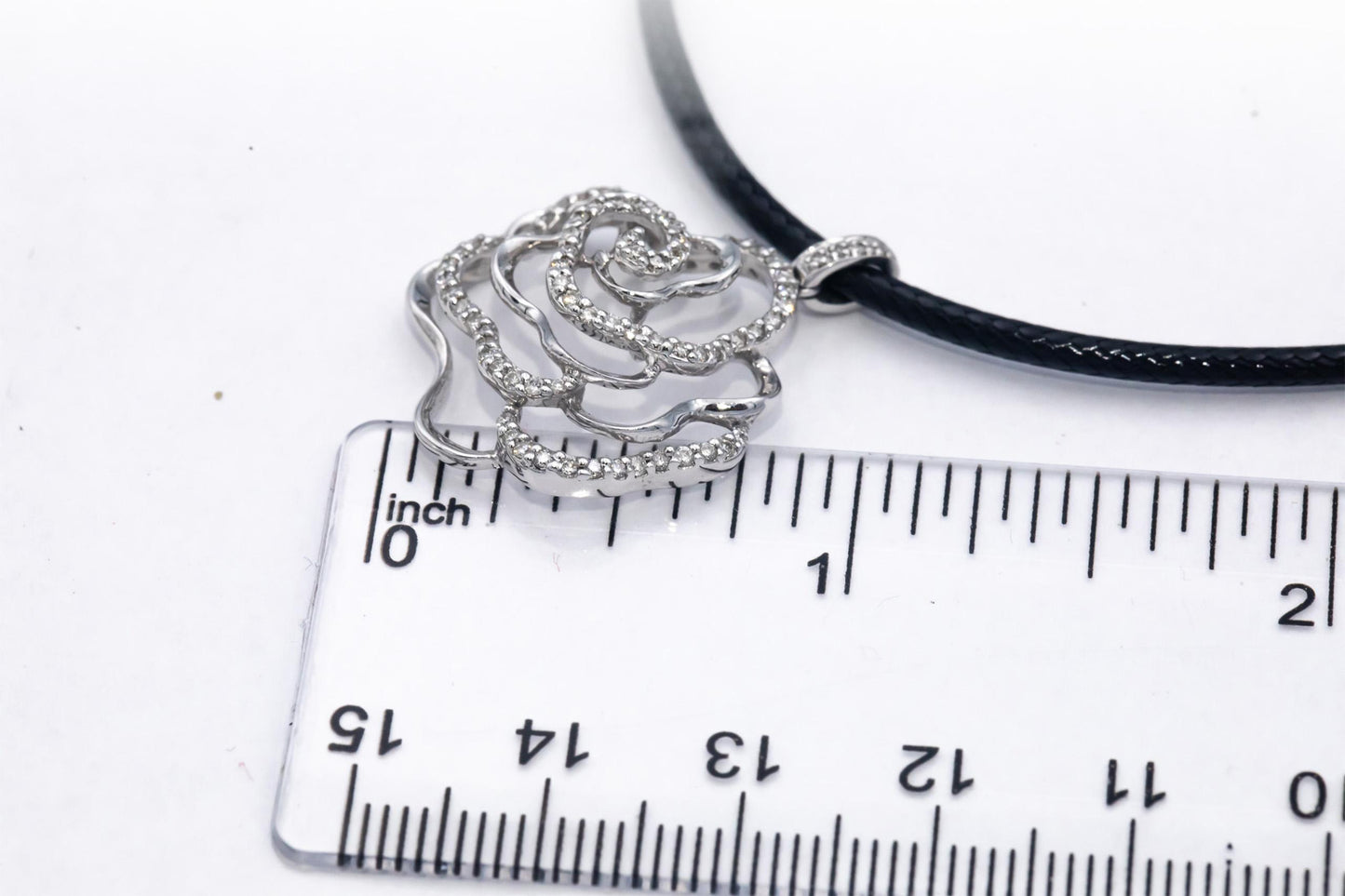 10k White Gold Jewelry 0.40CT Round Cut Diamond Flower Pendant Necklace