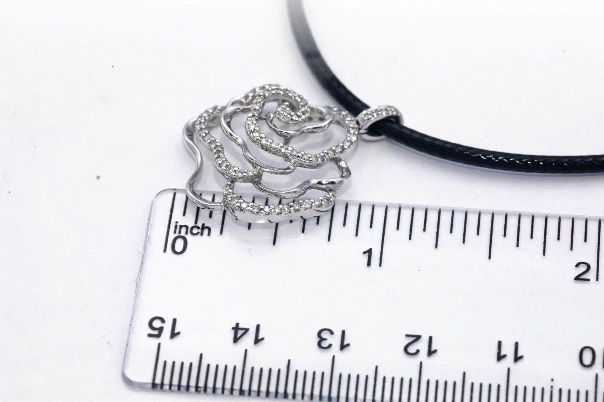 10k White Gold Jewelry 0.40CT Round Cut Diamond Flower Pendant Necklace