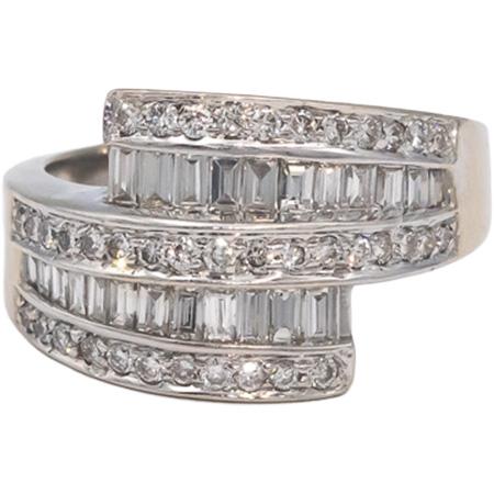 18k White Gold VS Baguette & Round Diamond Crossover Band Ring 1.11CT Size 7