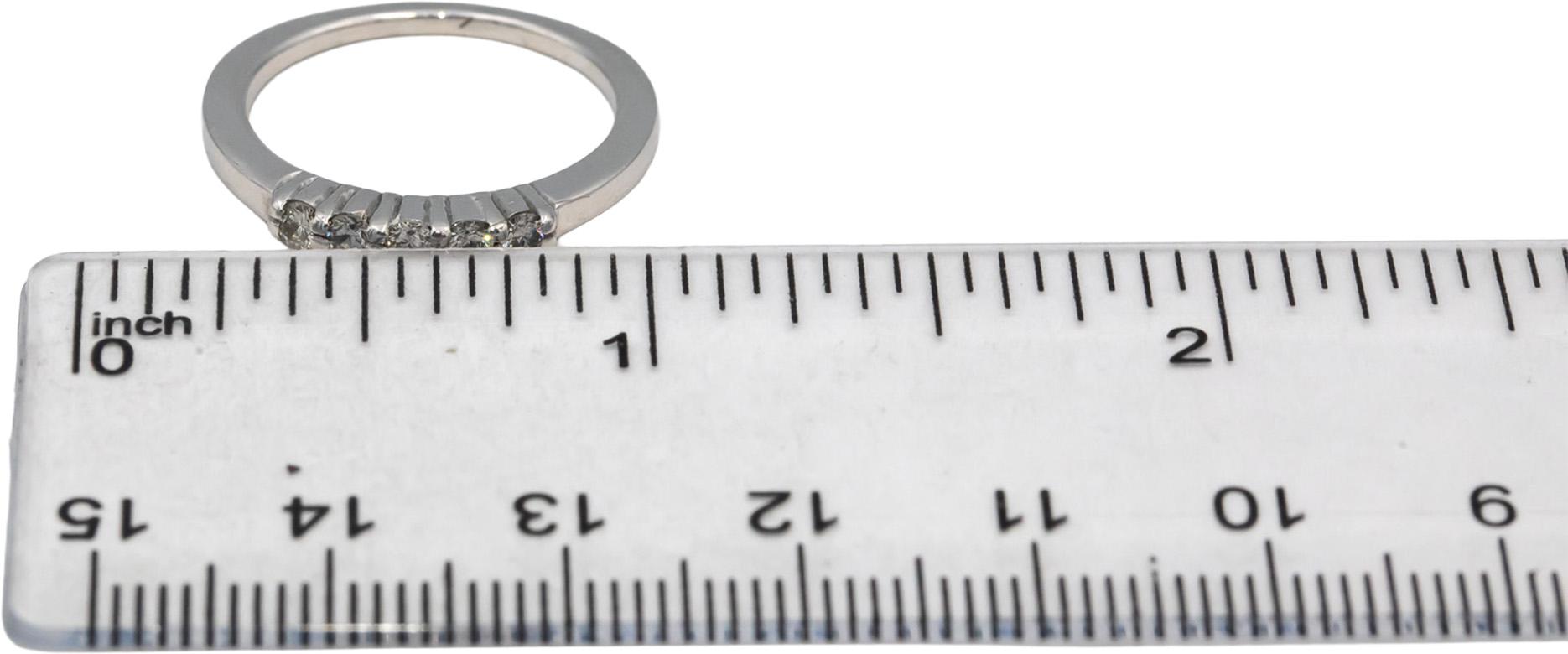 10k White Gold Round Diamond Five Stone Band Ring 0.27CT Size 6.5