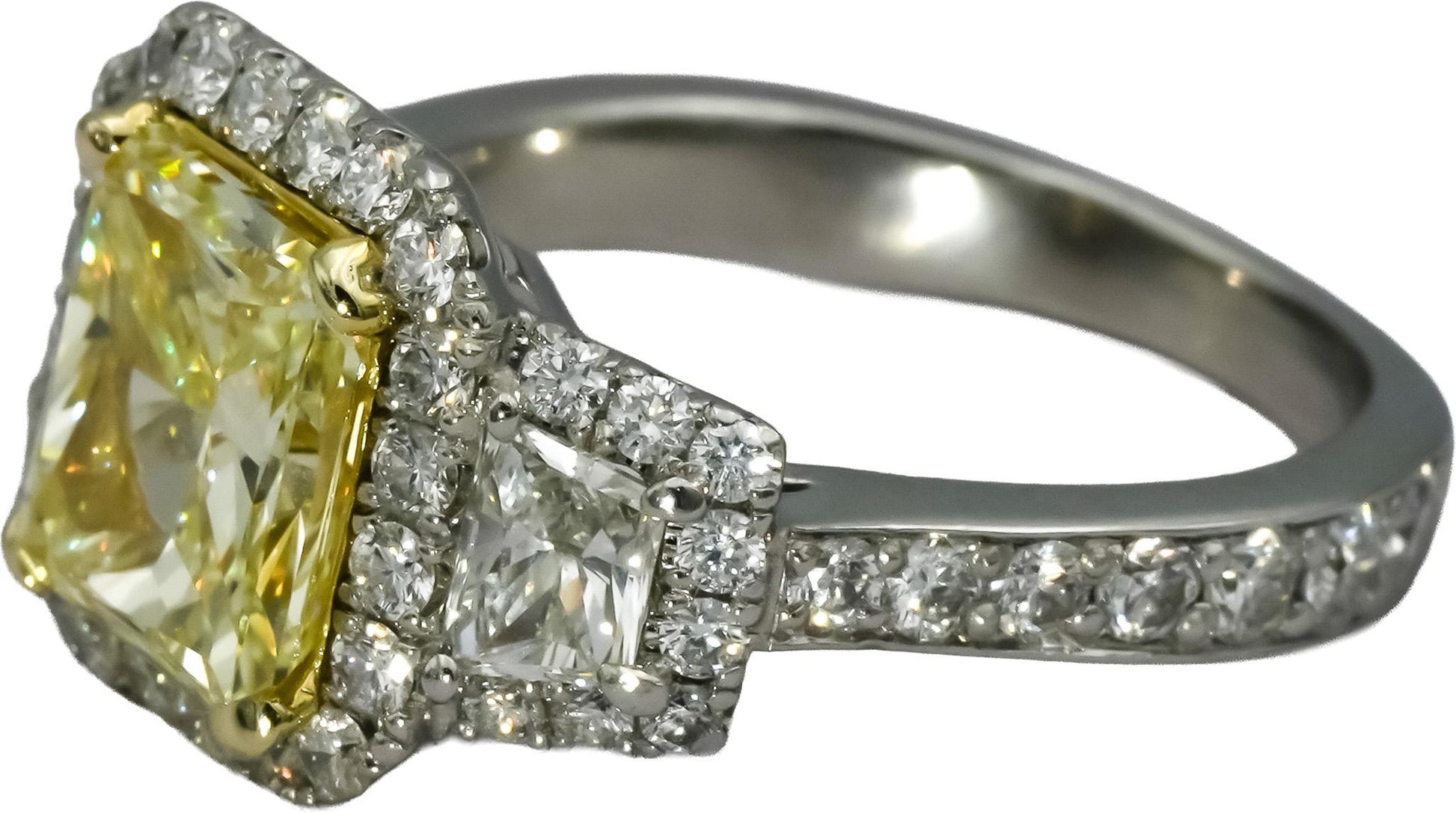 Platinum Light Yellow & White Diamond Engagement Ring 5.25CT w/ 3.25CT Center