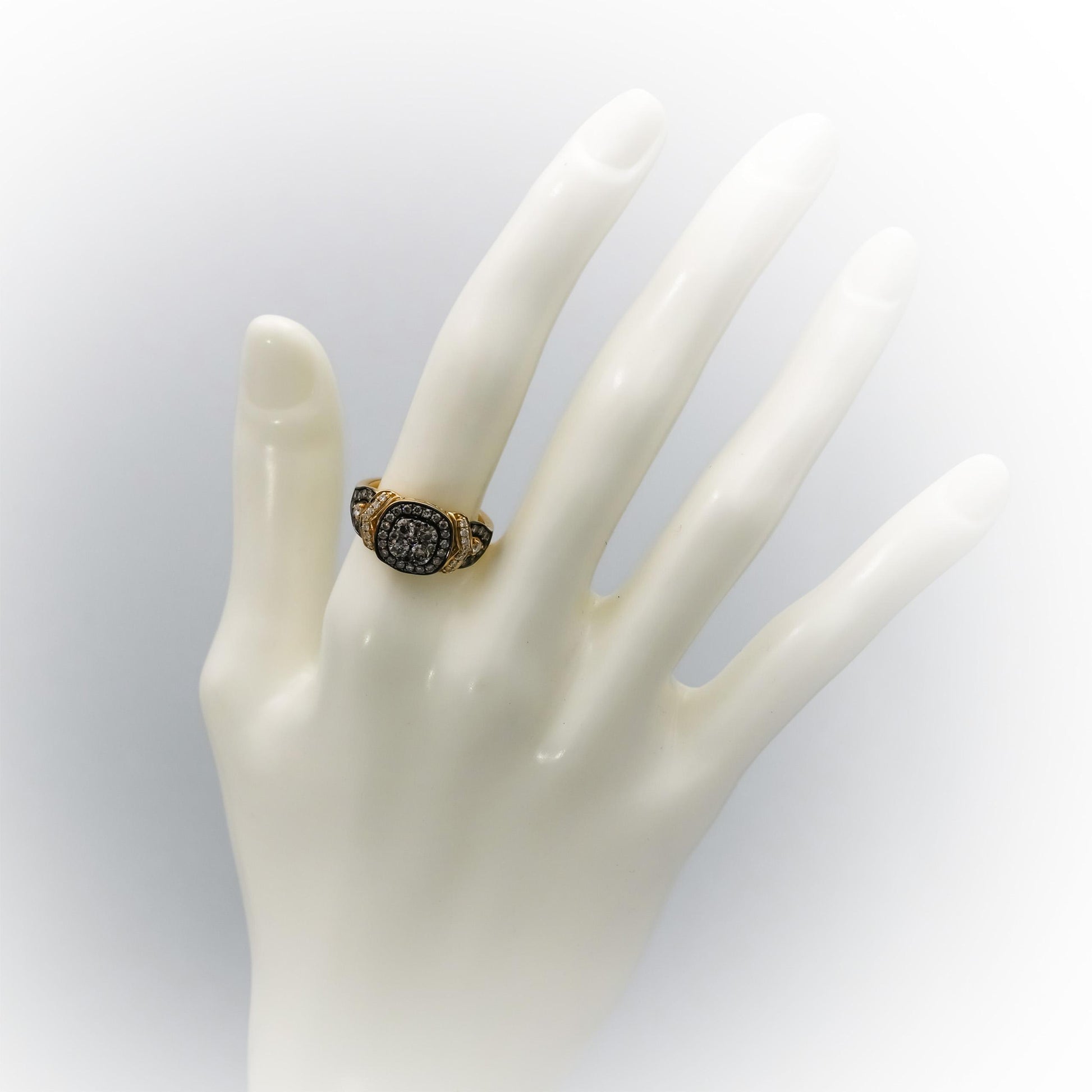 LE VIAN 14k Yellow Gold White and Chocolate Diamond Ring 0.90CT Size 6.75