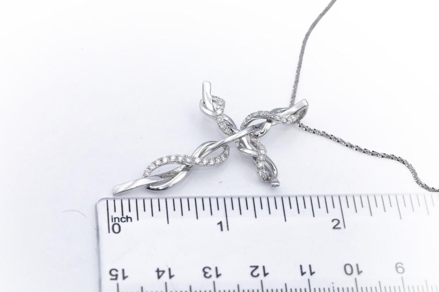 18k & 14k White Gold 0.62CT Diamond Twisted Link Cross Crucifix Pendant Necklace
