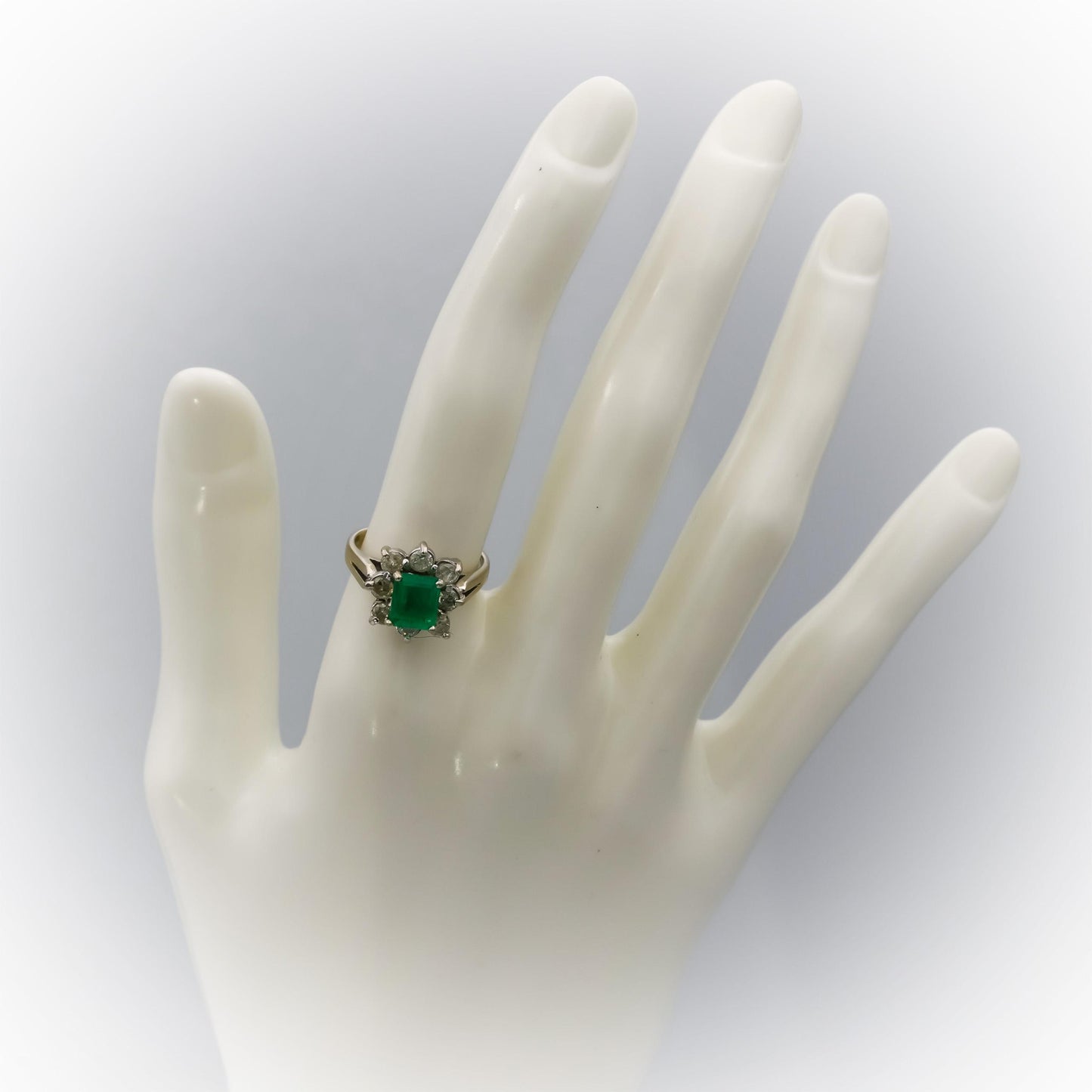 14k White Gold Diamond and Emerald Cocktail Ring 2.0CT Size 6