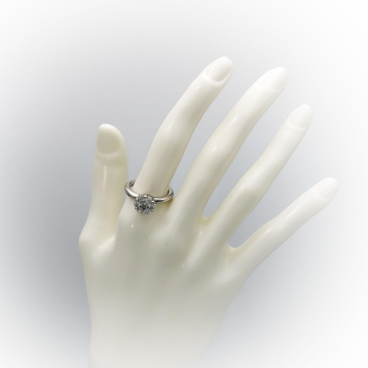 14K White Gold Round Diamond Cluster Ring 1.0CT Size 6.5