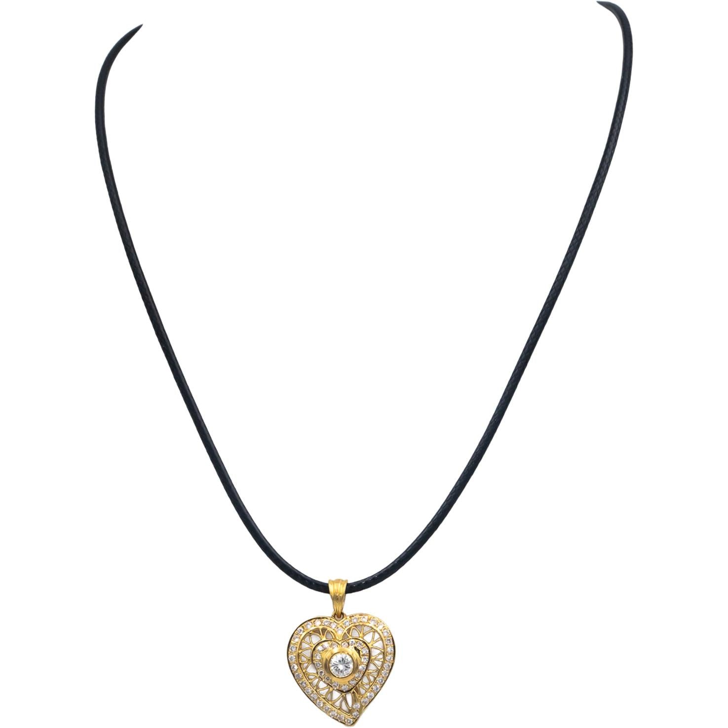 18k Yellow Gold 0.55CT Diamond Heart Pendant Necklace w/ 0.25CT Center
