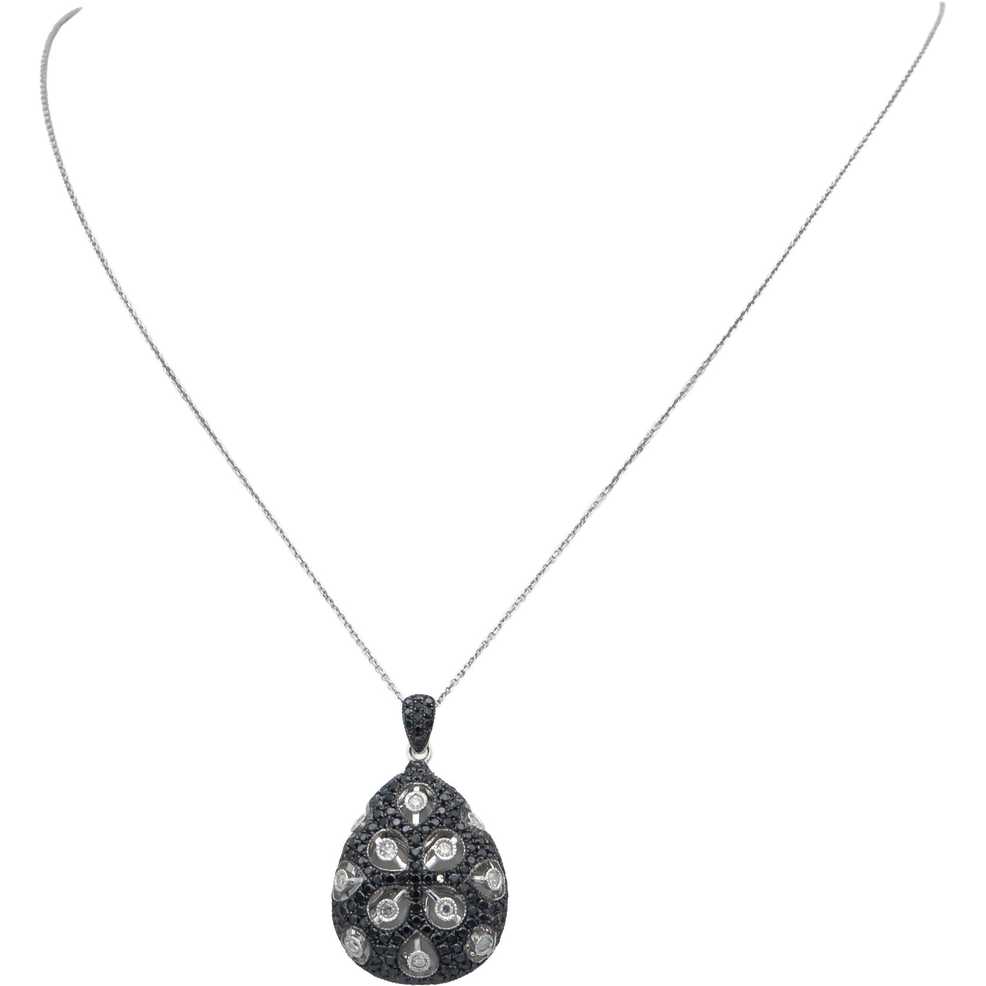 14k White Gold Round White & Black Diamond Cluster Pendant Necklace 0.75CTW