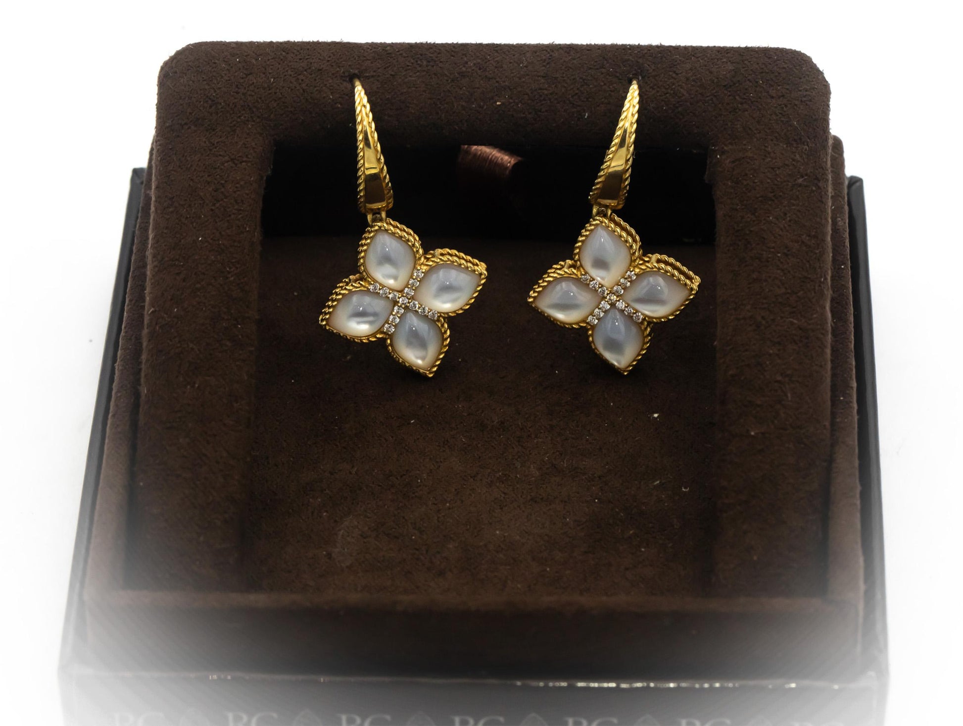 ROBERTO COIN 18k Gold Mother of Pearl Venetian Earrings $9000 Retail w/ Box