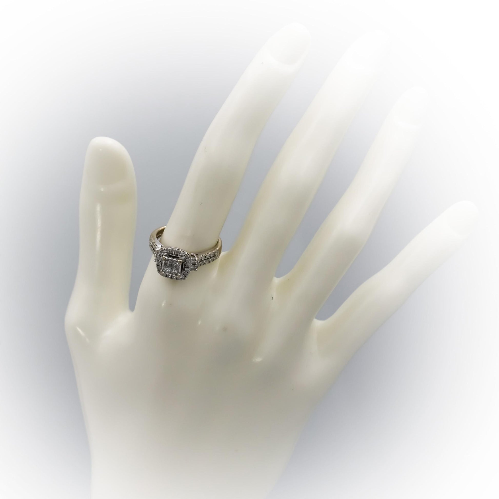 14k White Gold Princess and Round Diamond Cluster Cocktail Ring 0.75CT Size 6.75