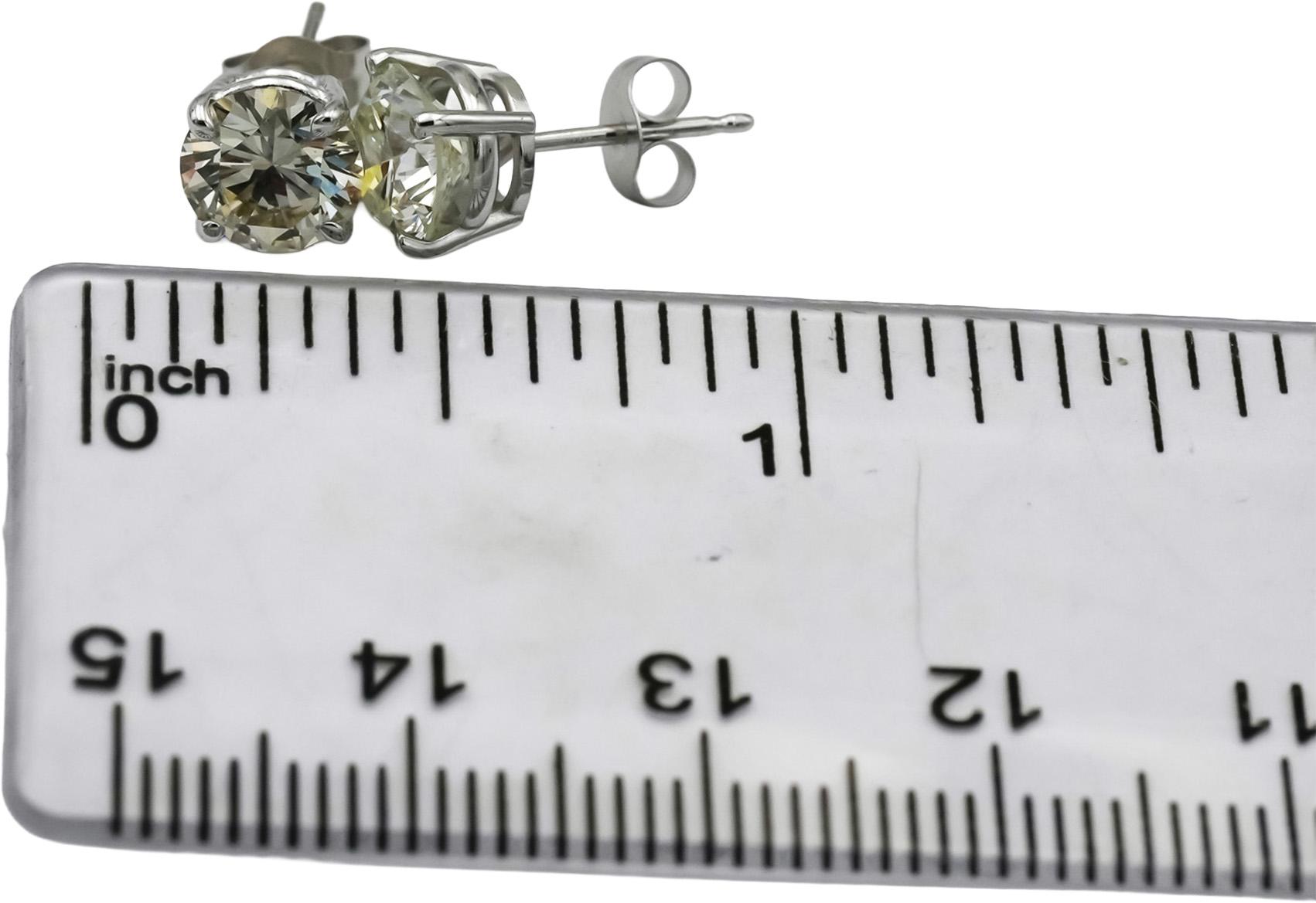 14k White Gold VS Round Cut Diamond Stud Earrings 2.31CT