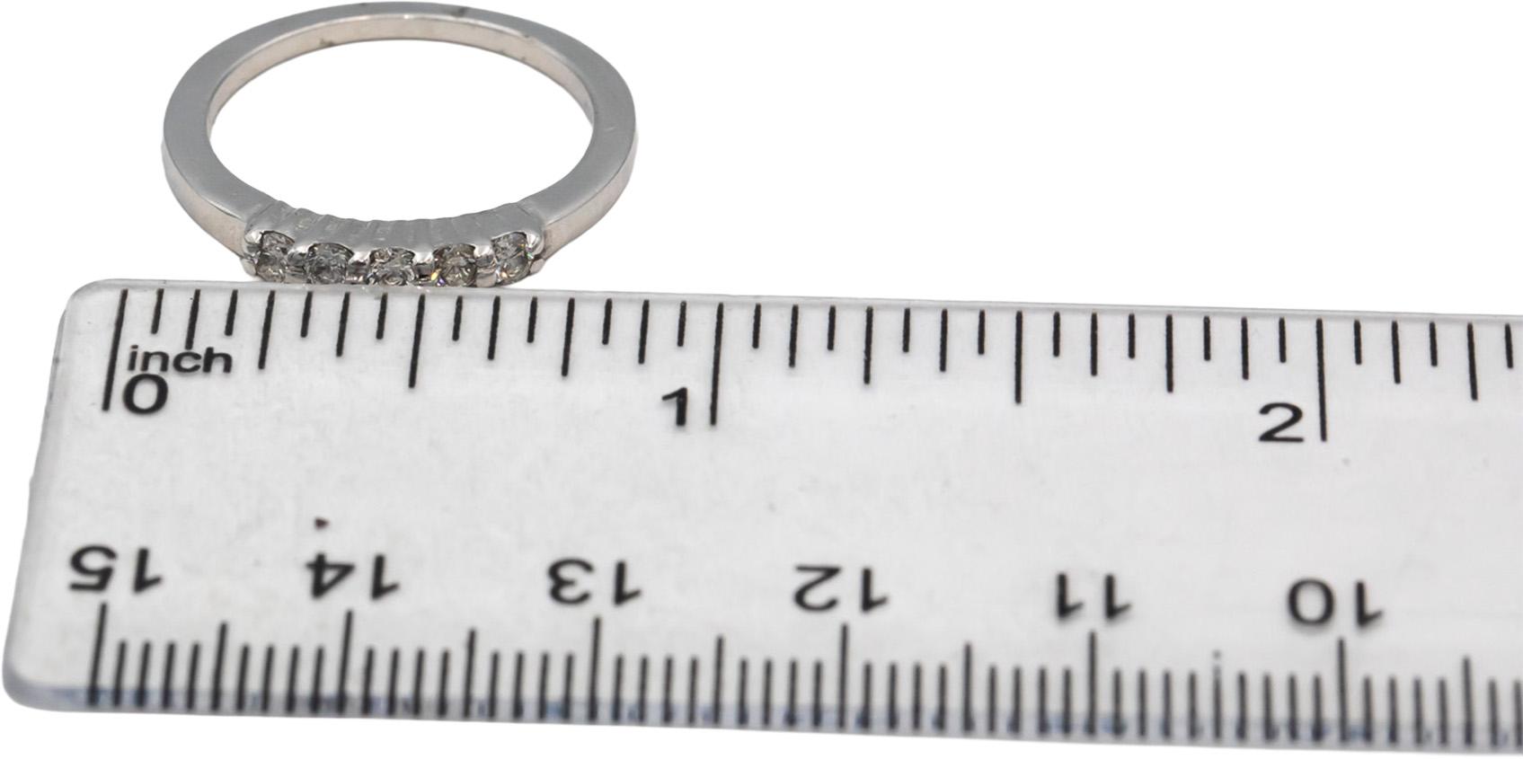 10k White Gold Round Diamond Five Stone Band Ring 0.27CT Size 6.5