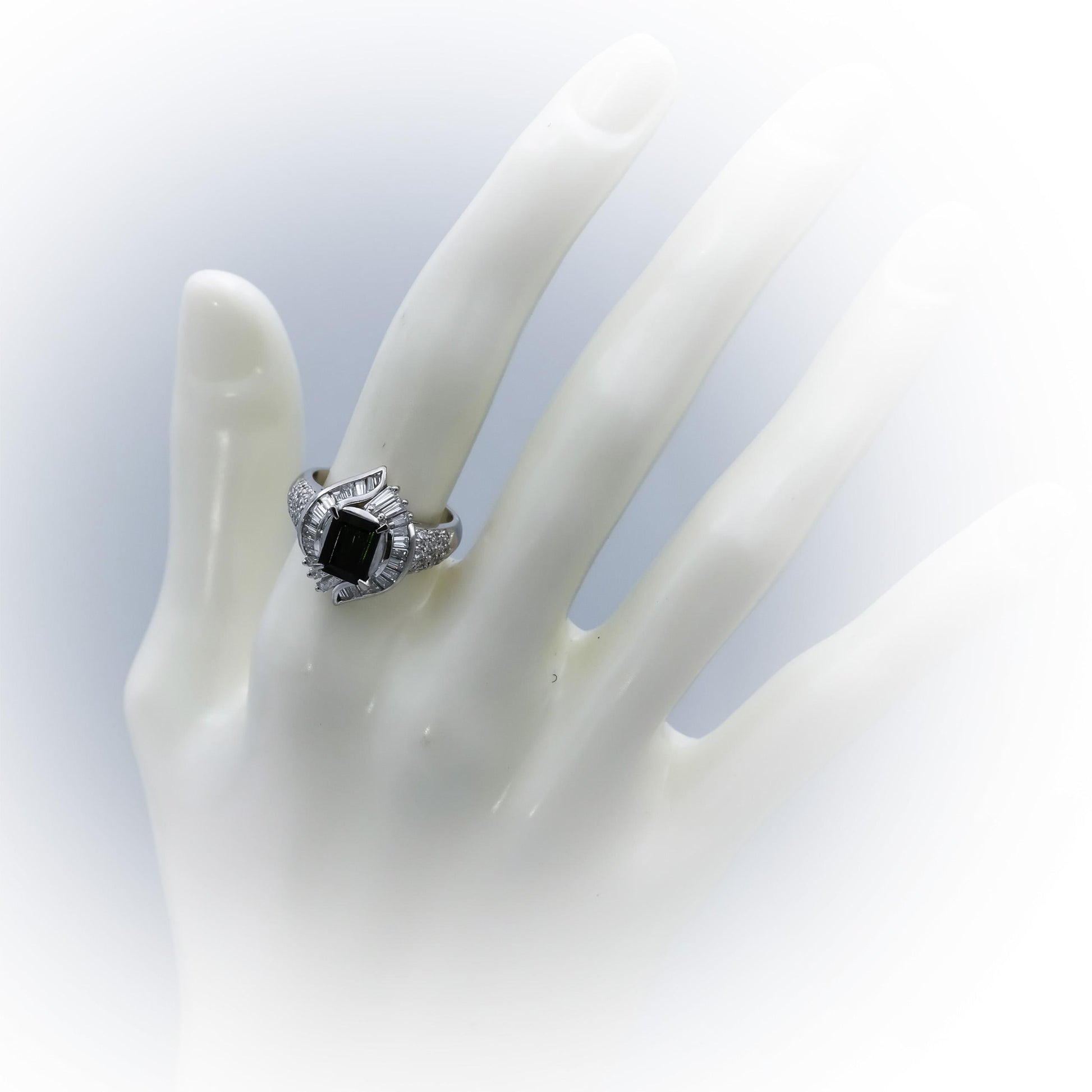 Platinum 900 VS Diamond and Green Tourmaline Cocktail Ring 2.60CT Size 6