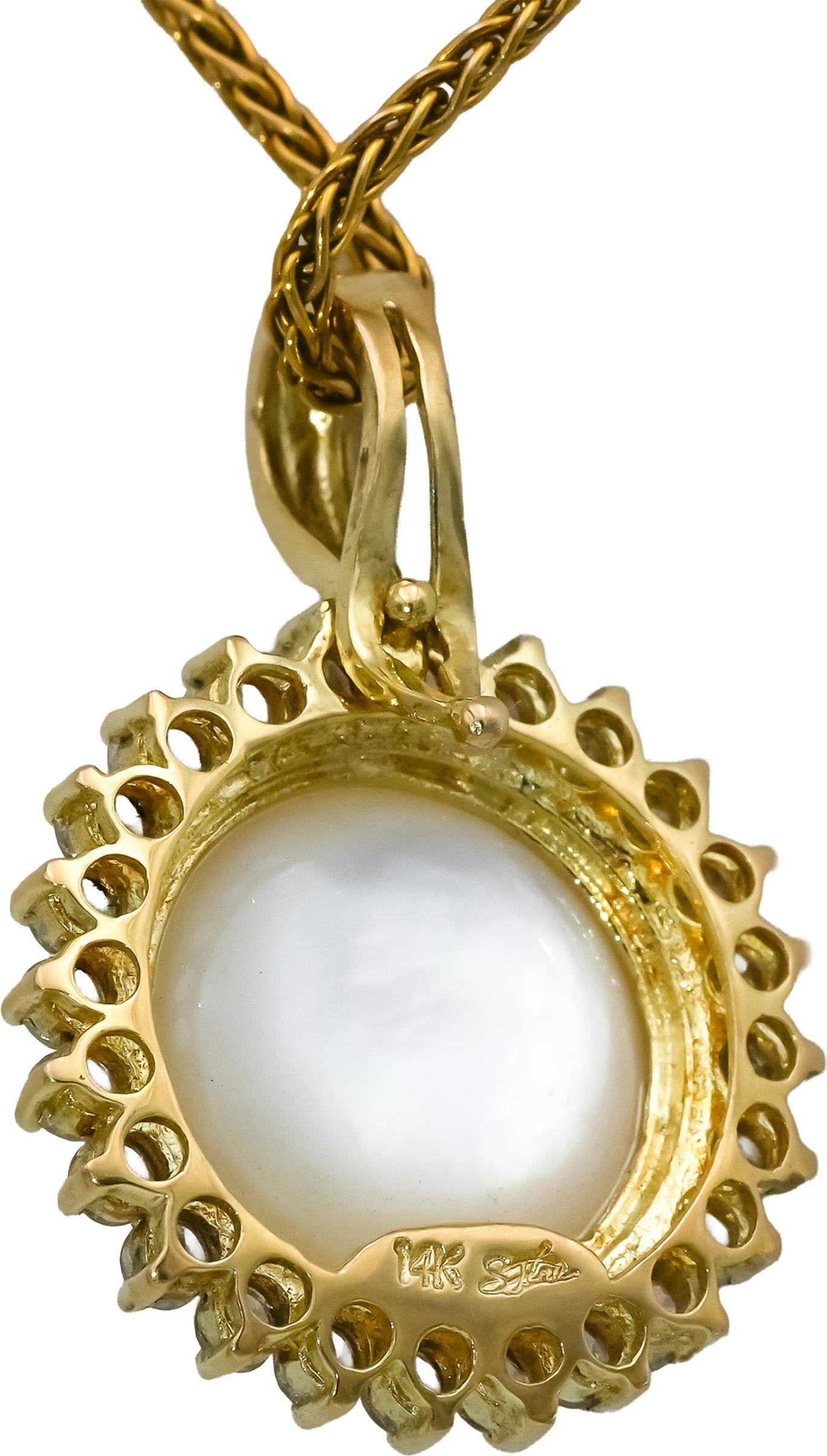 18k Yellow Gold Round Diamond and 13.0mm Mabe Pearl Pendant Necklace 1.0CT