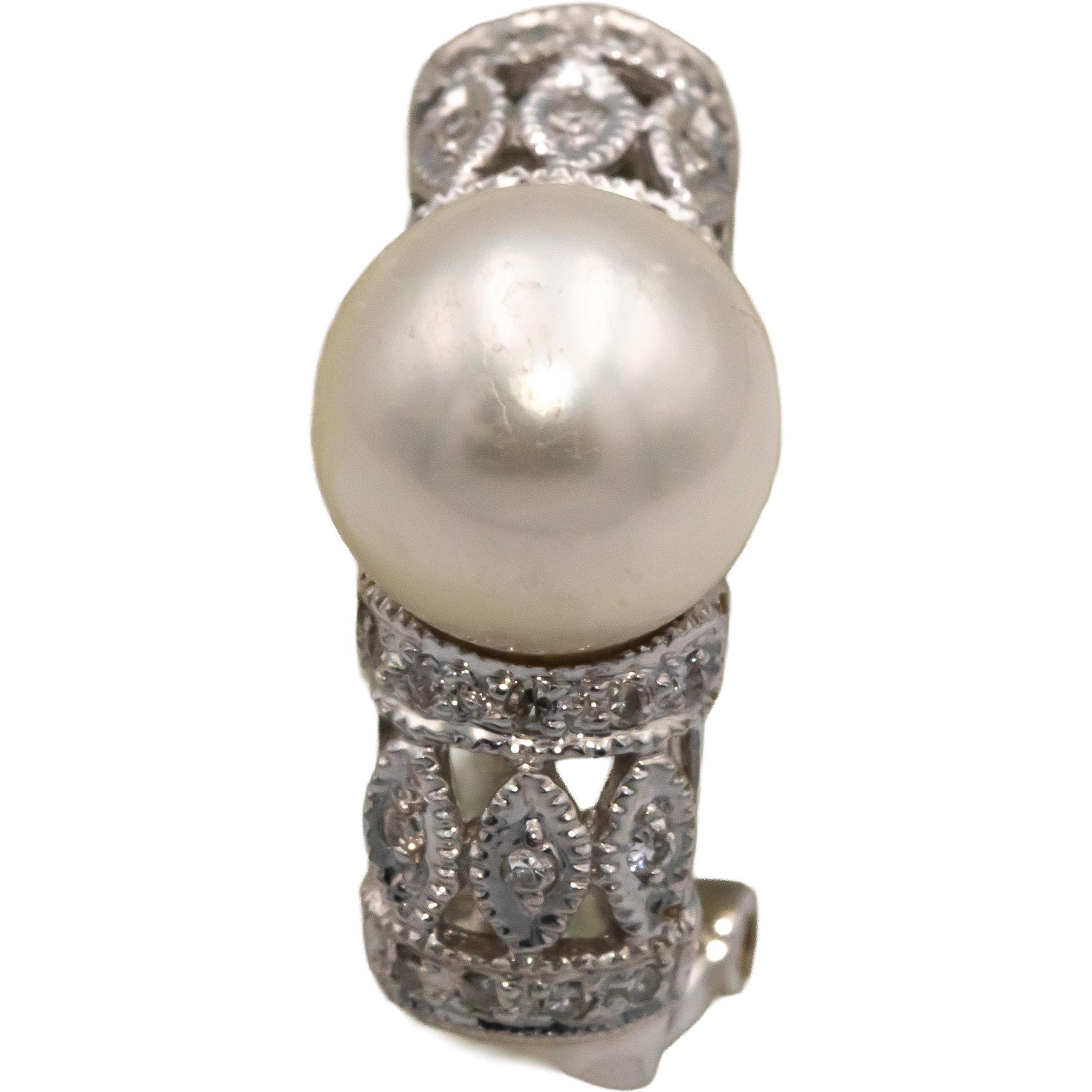 18k White Gold Round Diamond and Pearl Curved Earrings 0.21CT