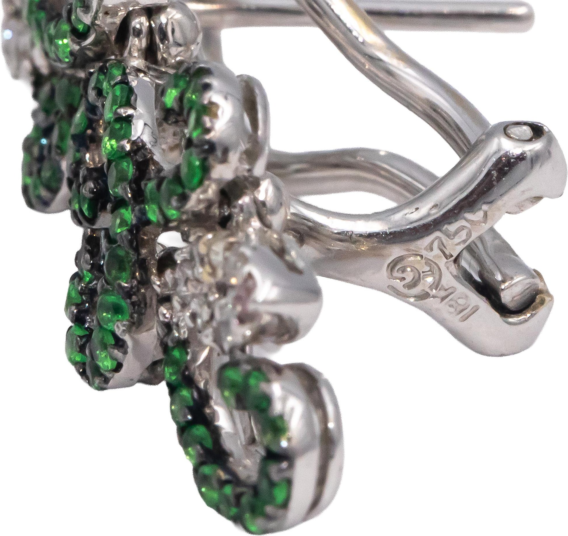 18k White Gold Round VS Diamond & Tsavorite Floral Dangle Earrings 0.20CT