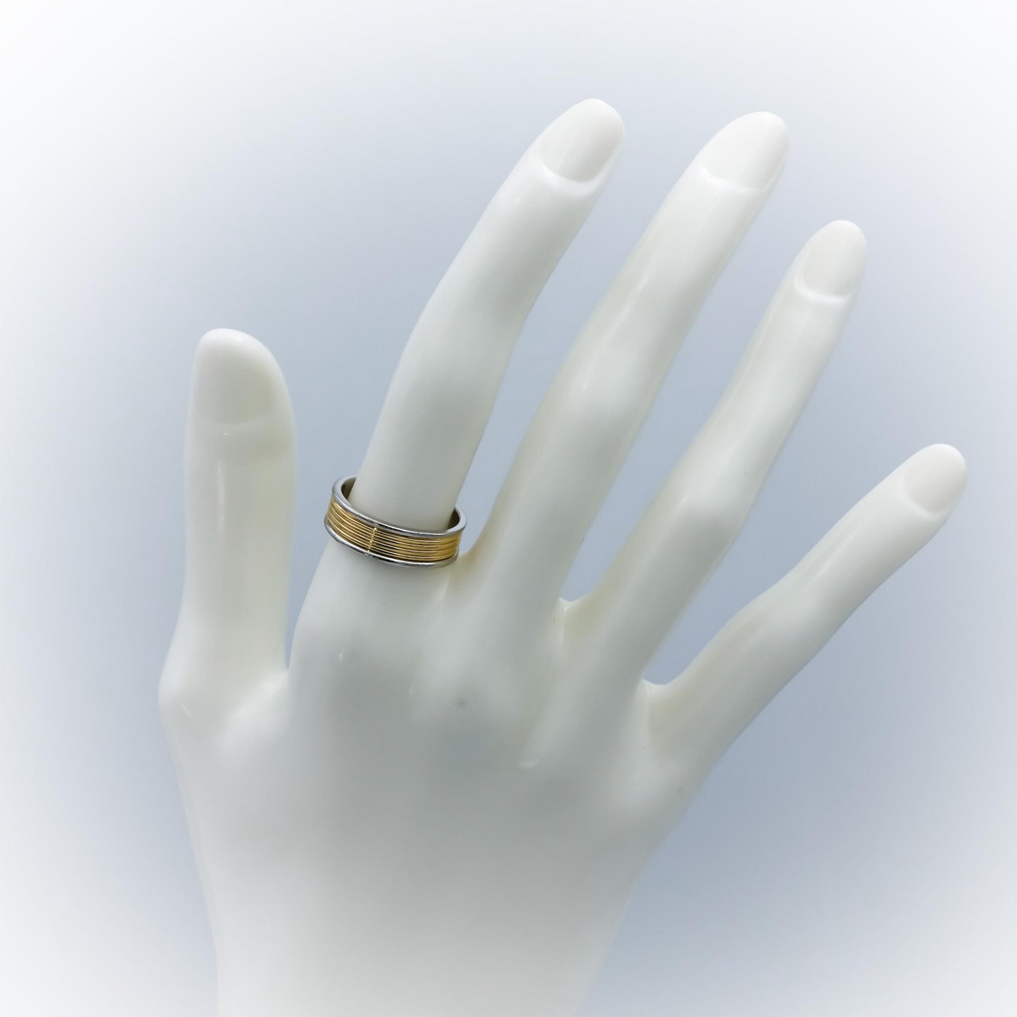 TIFFANY & CO. Platinum & 18k Gold 5.7mm Wide Ribbed Band Ring Size 6.25
