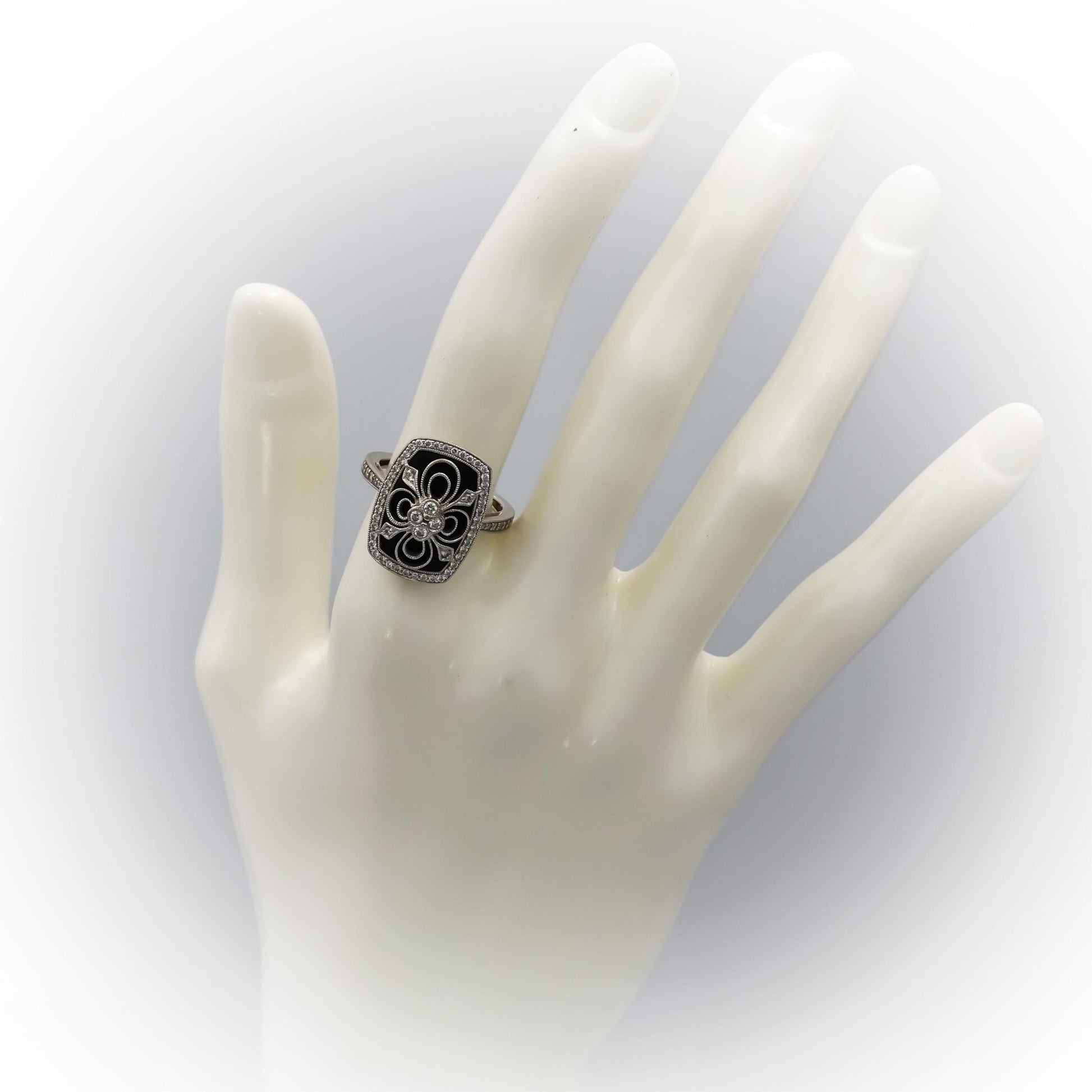 14k White Gold VS Diamond and Onyx Cocktail Ring 0.35CT Size 6.5
