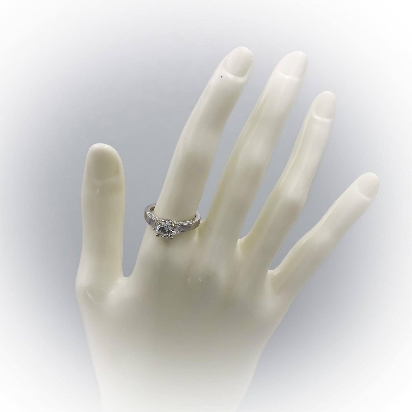 18k White Gold Diamond Engagement Ring 1.36CT w/ 1.06CT Center Size 6.75