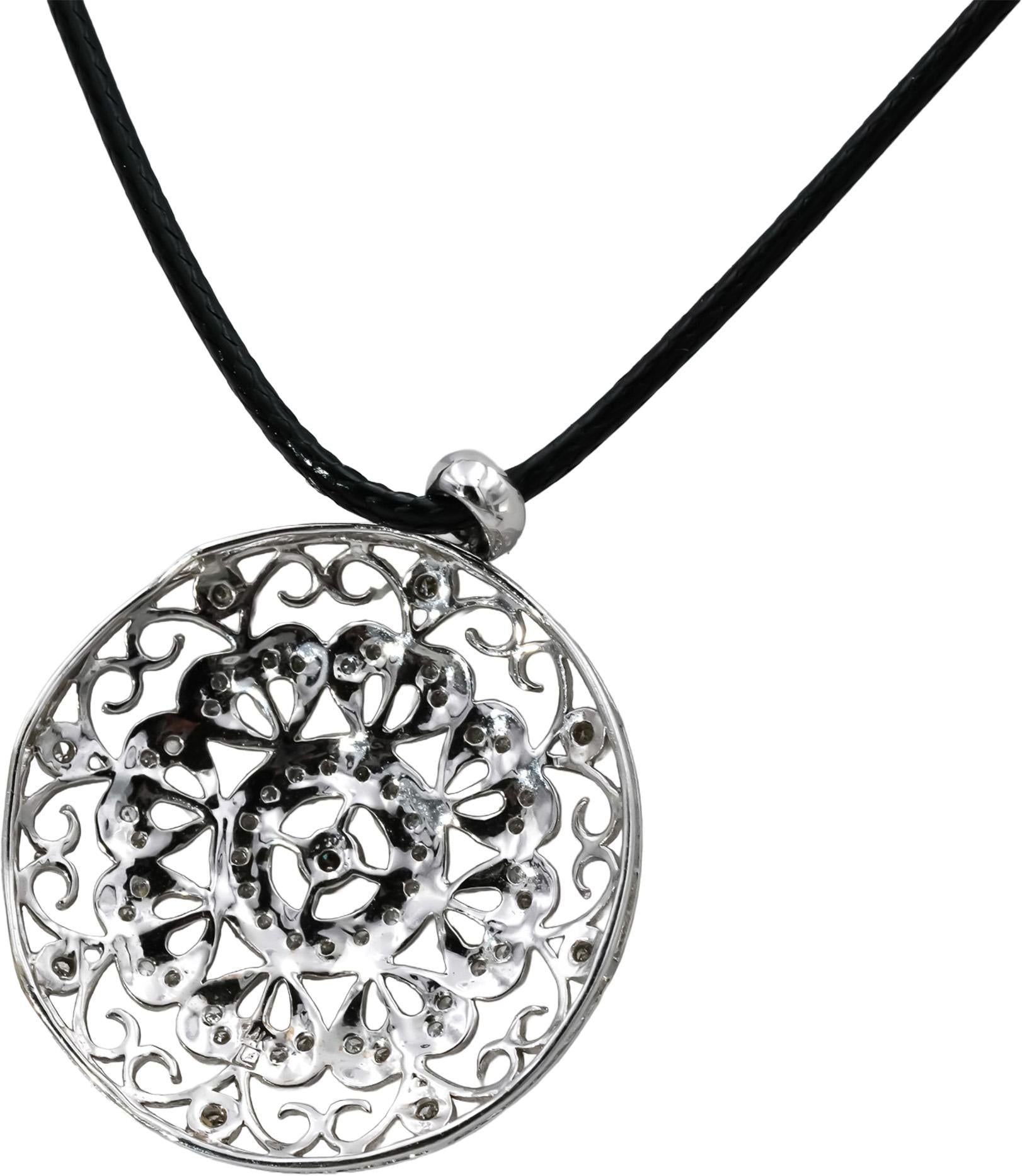 14k White Gold Round Diamond Floral Circle Pendant Necklace 0.25CT