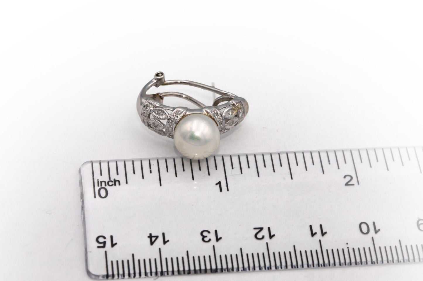 18k White Gold 0.21CT Round Cut Diamond and 8.8mm Pearl Curved Earrings