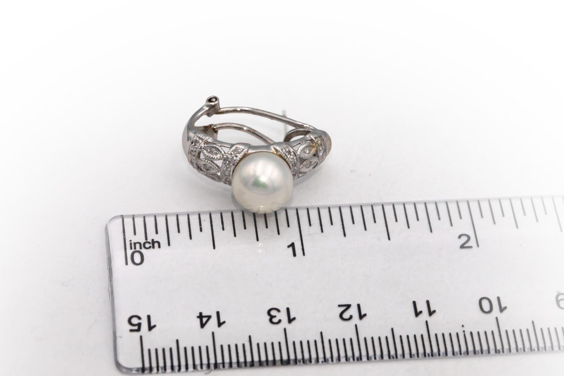 18k White Gold 0.21CT Round Cut Diamond and 8.8mm Pearl Curved Earrings