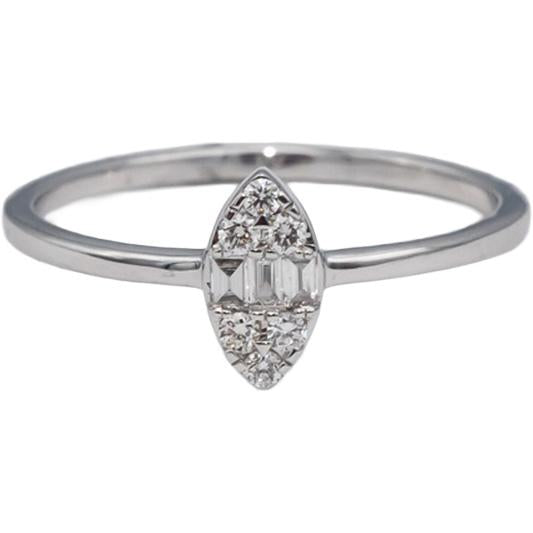 18k White Gold VS Round and Baguette Cut Diamond Ring 0.10CT Size 7