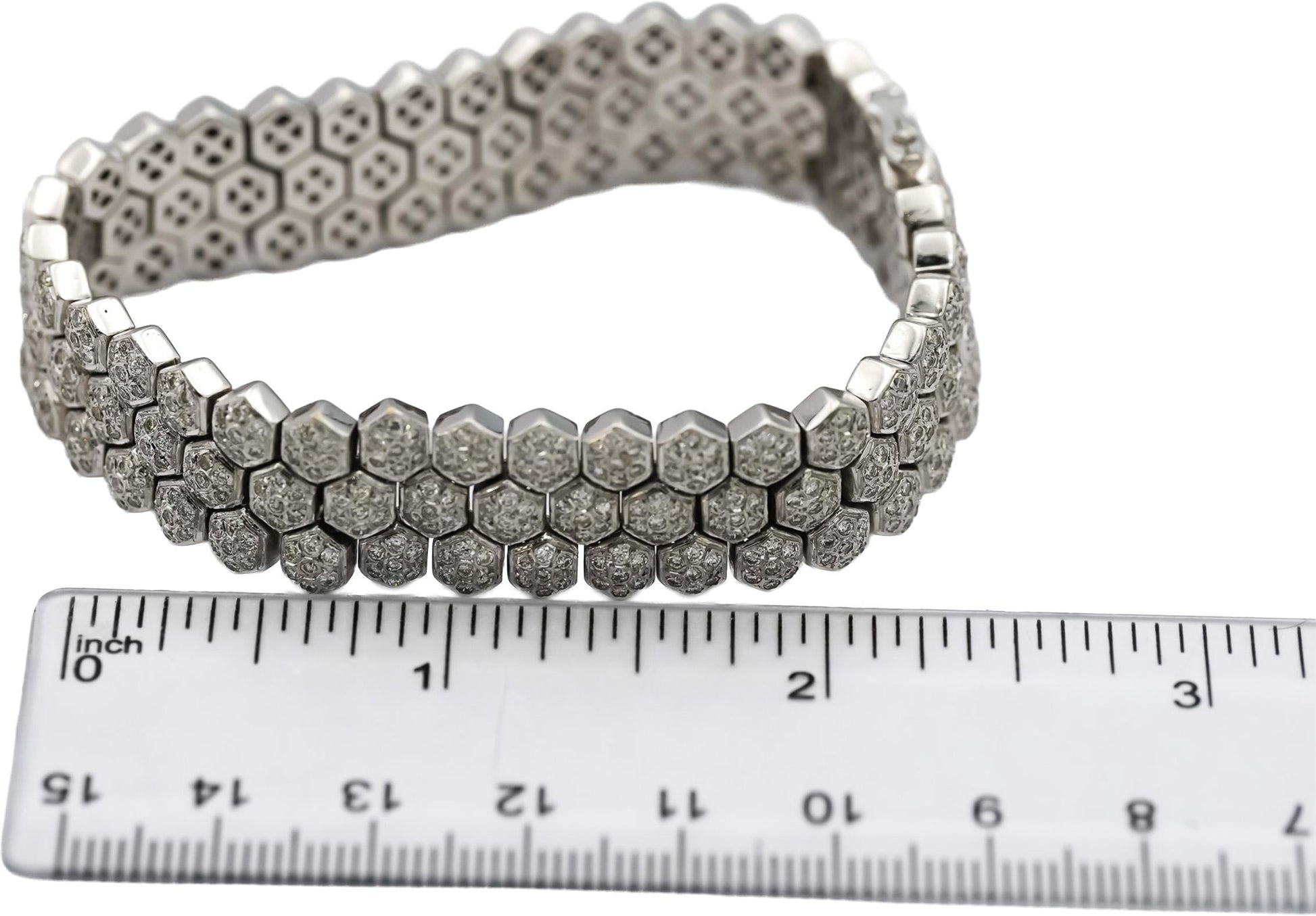 18k White Gold Round Diamond Hexagon Link Cluster 14.5mm Wide Bracelet 4.0CT