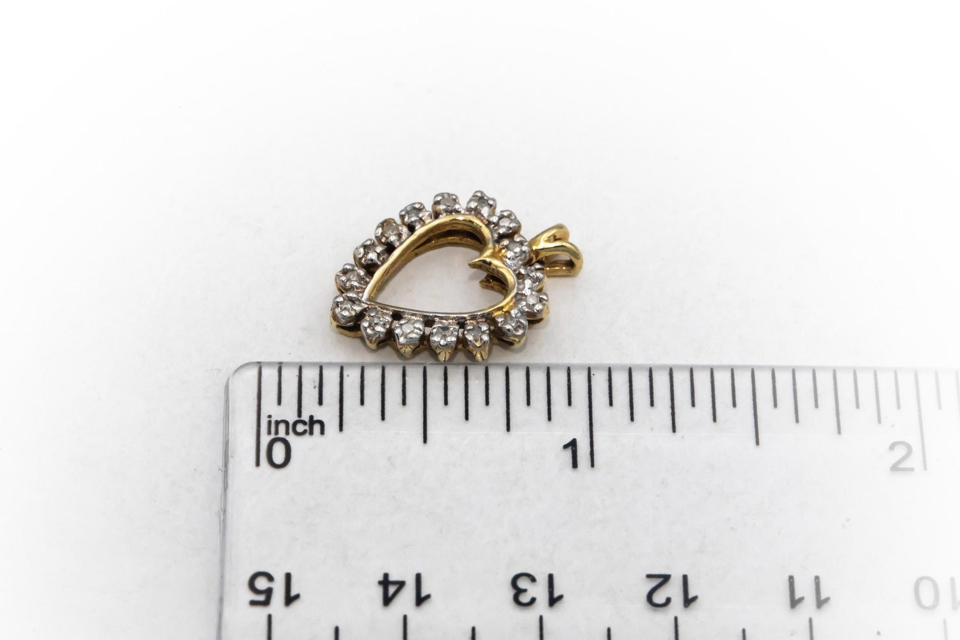 10k Yellow Gold 0.15CT Round Cut Diamond Open Heart Pendant