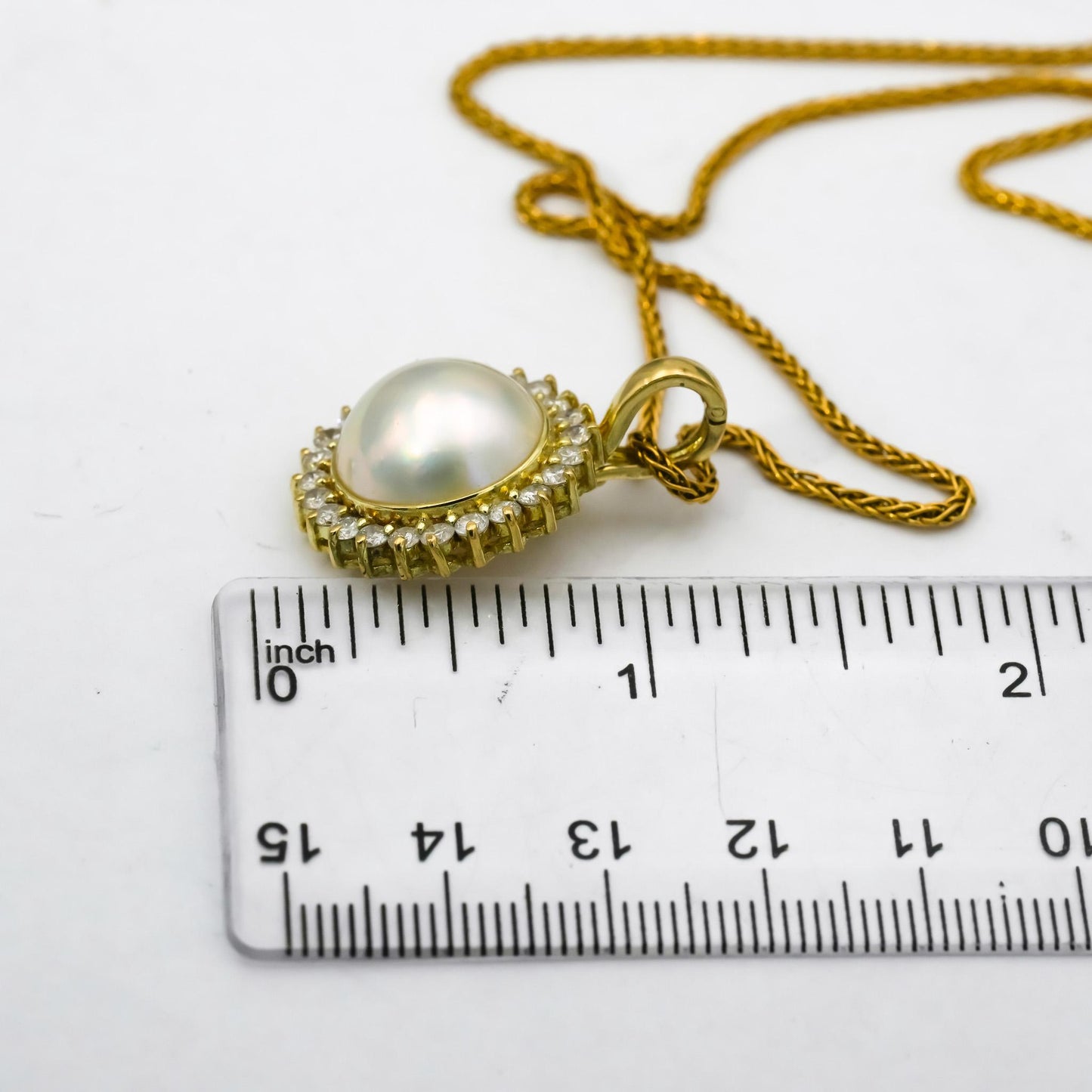 18k Yellow Gold Round Diamond and 13.0mm Mabe Pearl Pendant Necklace 1.0CT